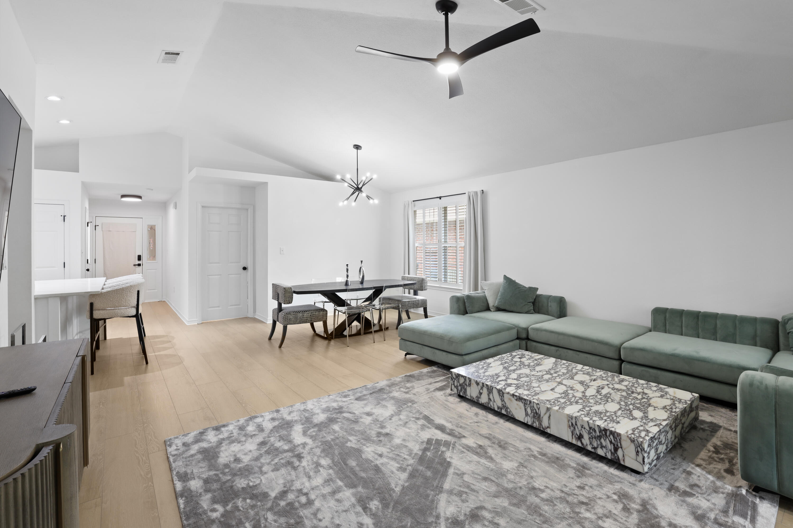 BAYOU LANDING - Residential Lease