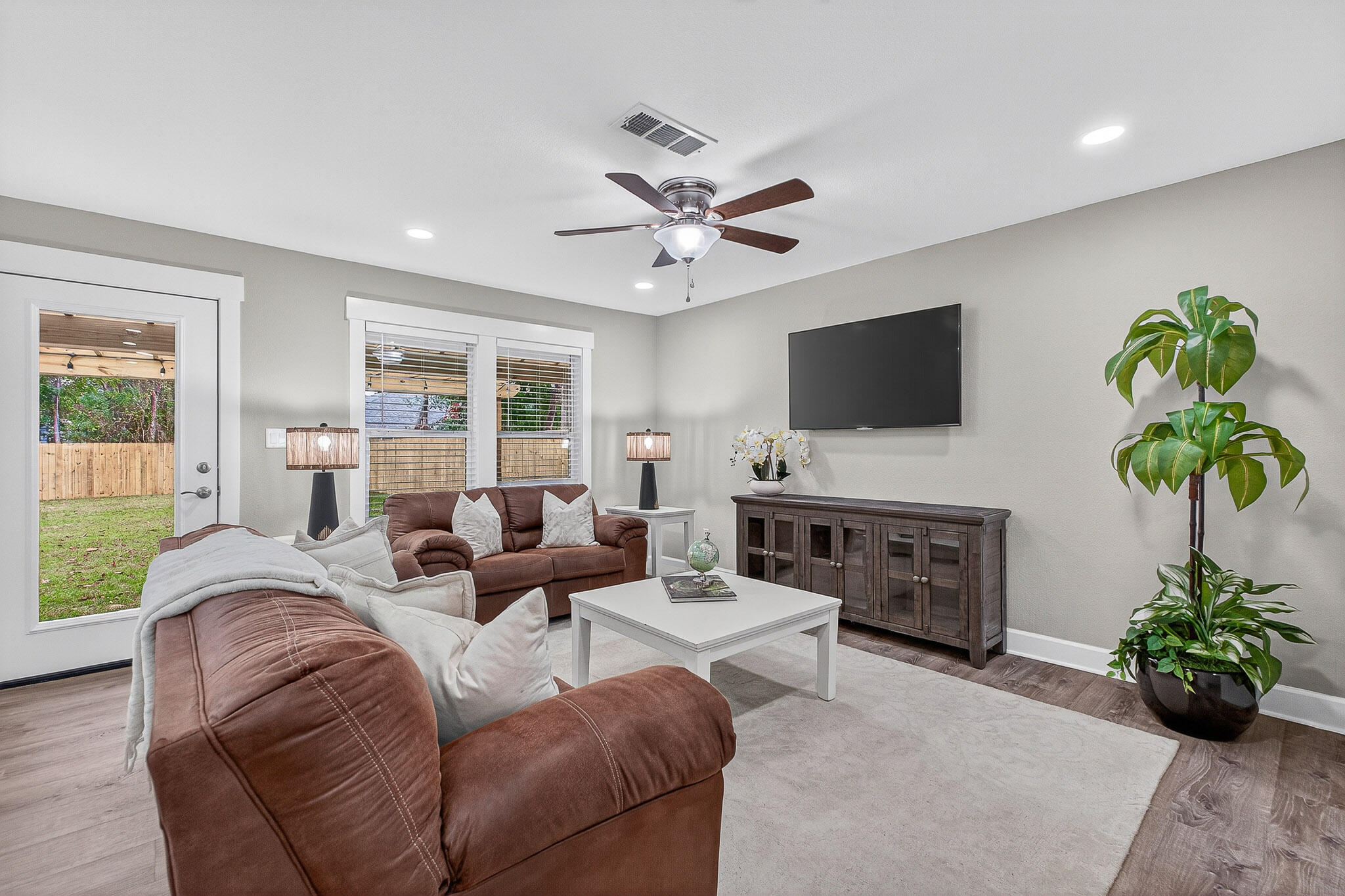 WYNNEHAVEN BEACH EST - Residential