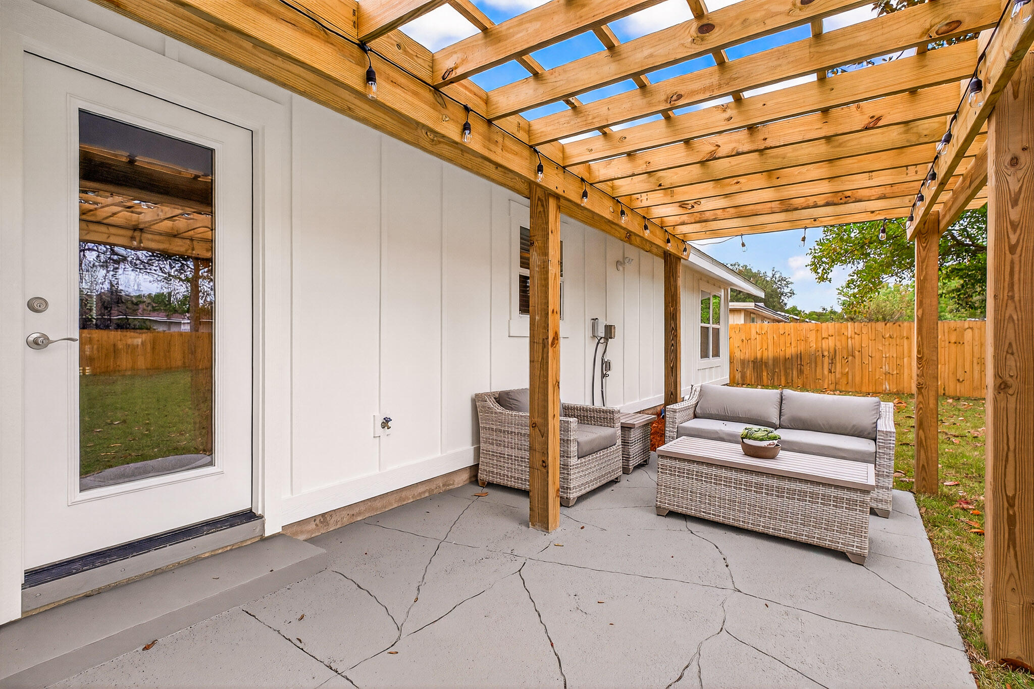 WYNNEHAVEN BEACH EST - Residential