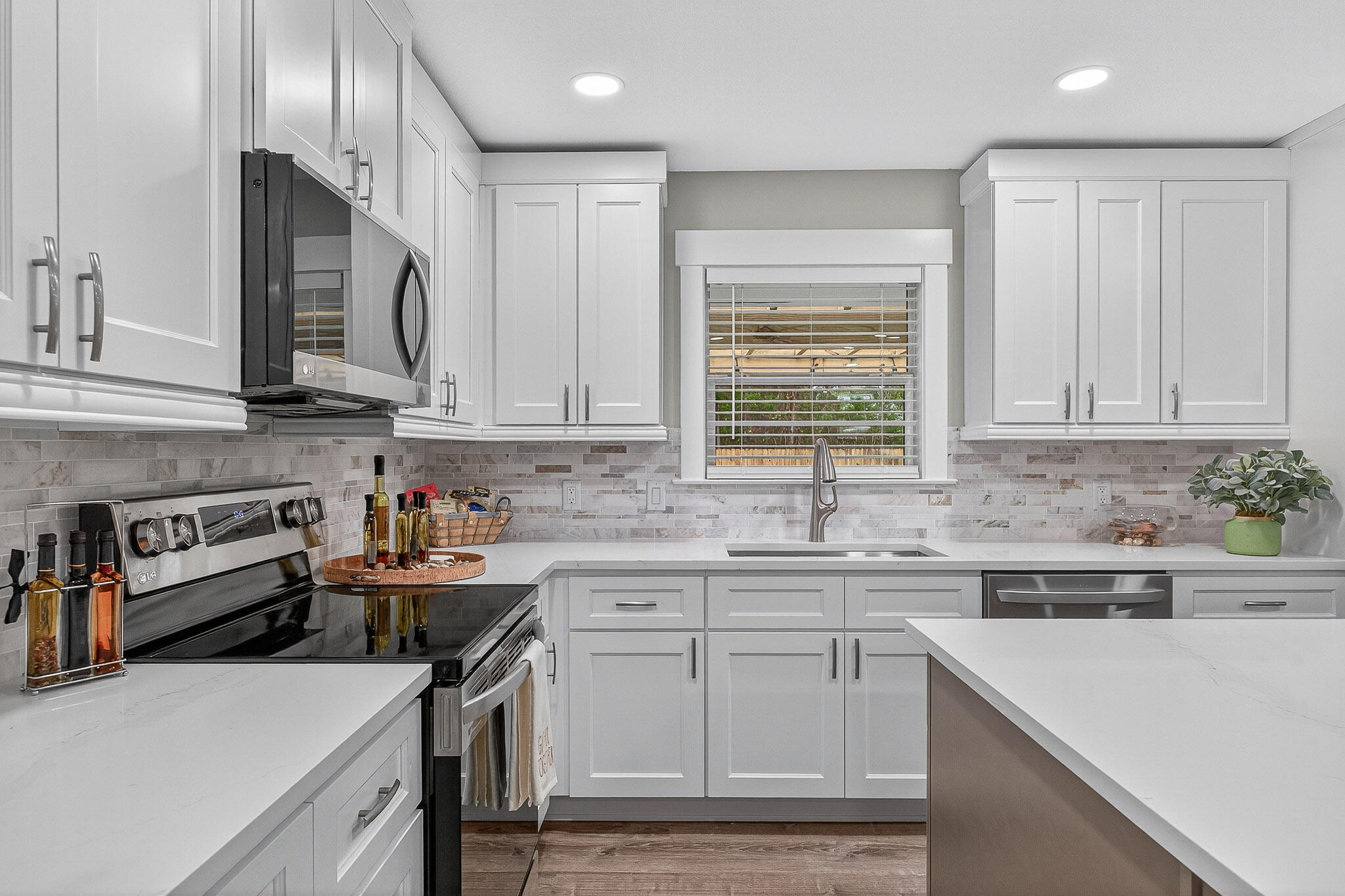 WYNNEHAVEN BEACH EST - Residential