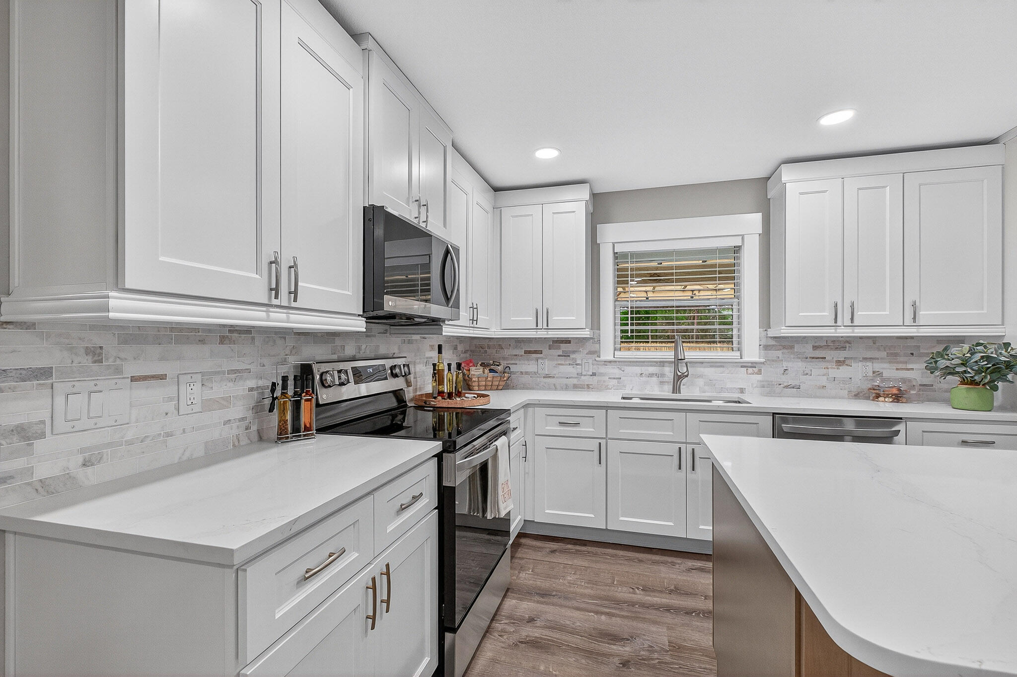 WYNNEHAVEN BEACH EST - Residential