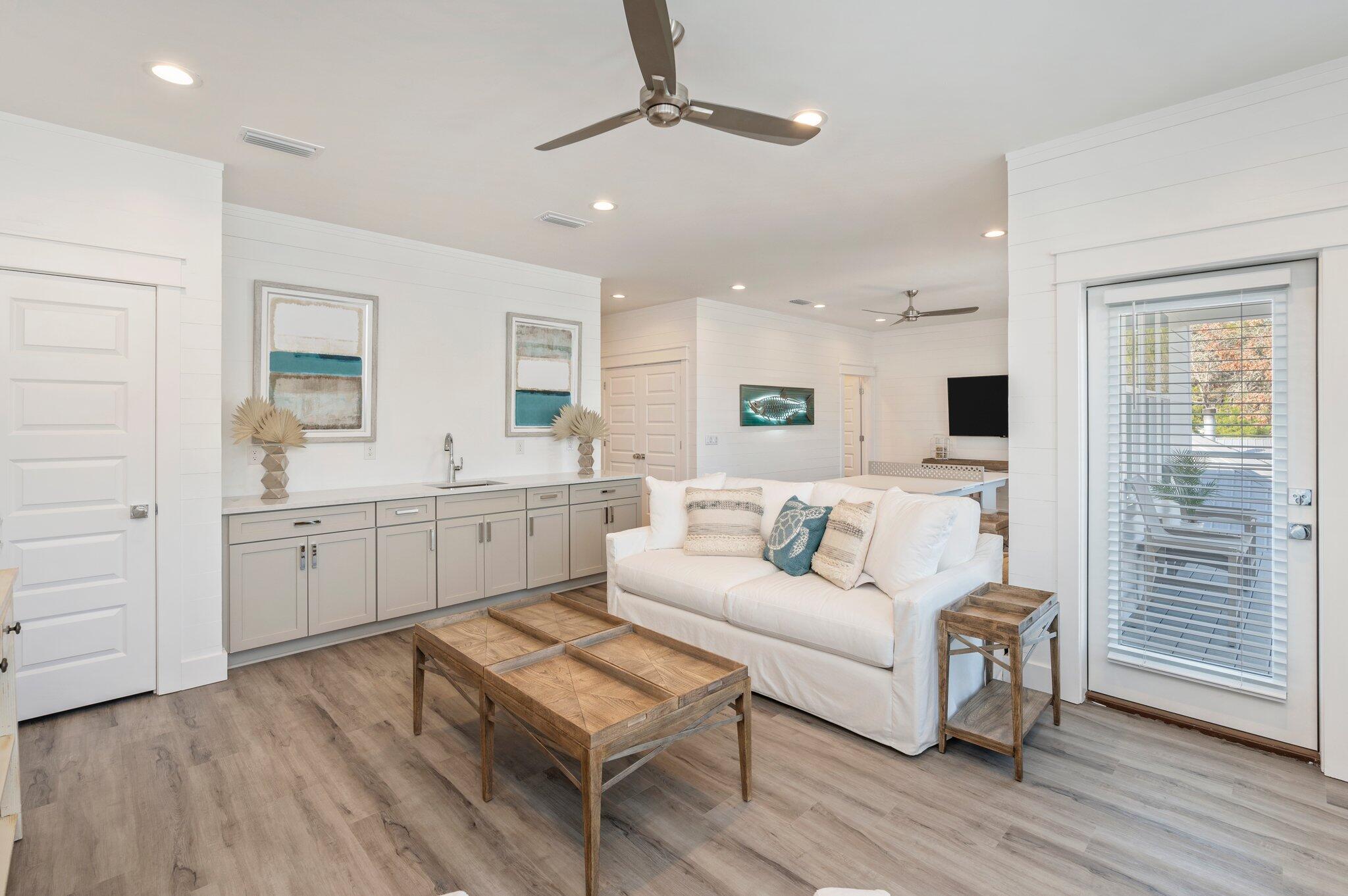 EASTERN LAKE S/D - Residential