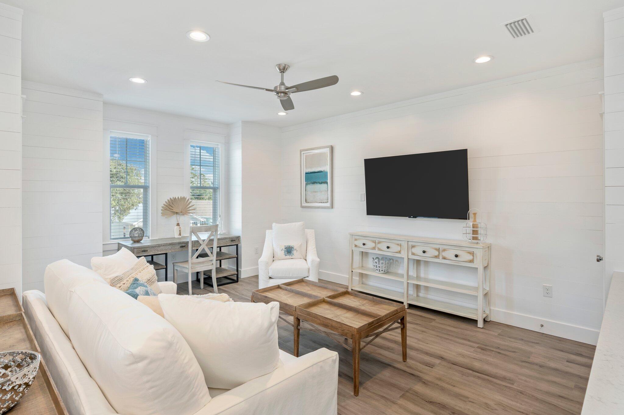 EASTERN LAKE S/D - Residential