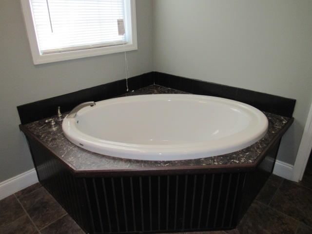 COUNTRY MANOR ESTATES - Residential