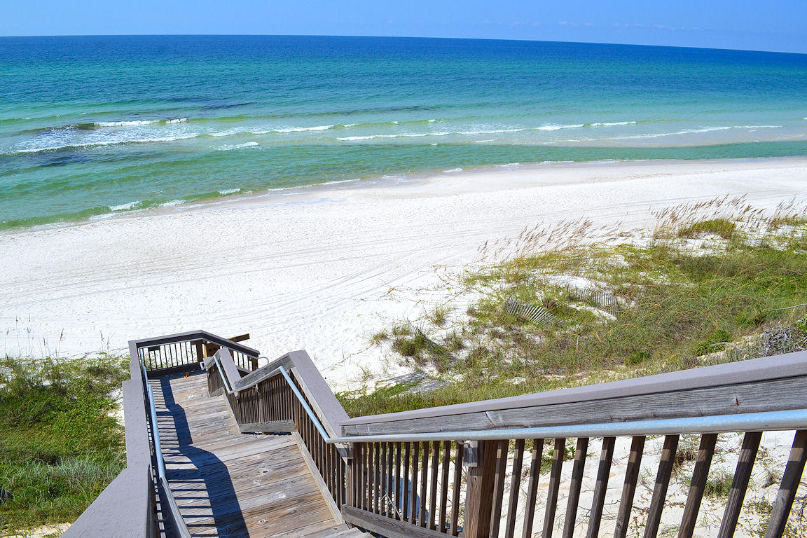 PARADISE BY THE SEA - Land
