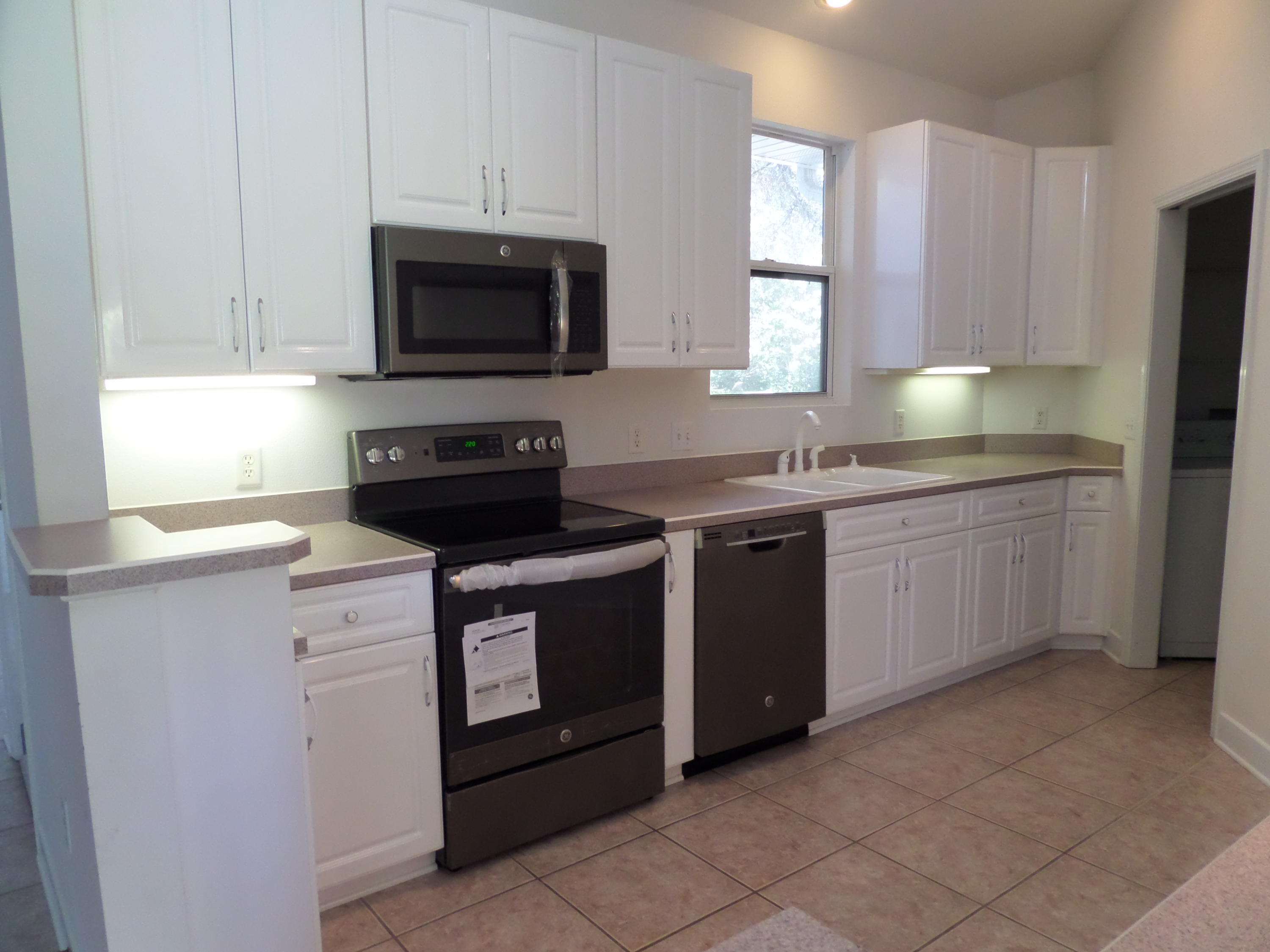 HIDDEN LAKES - Residential