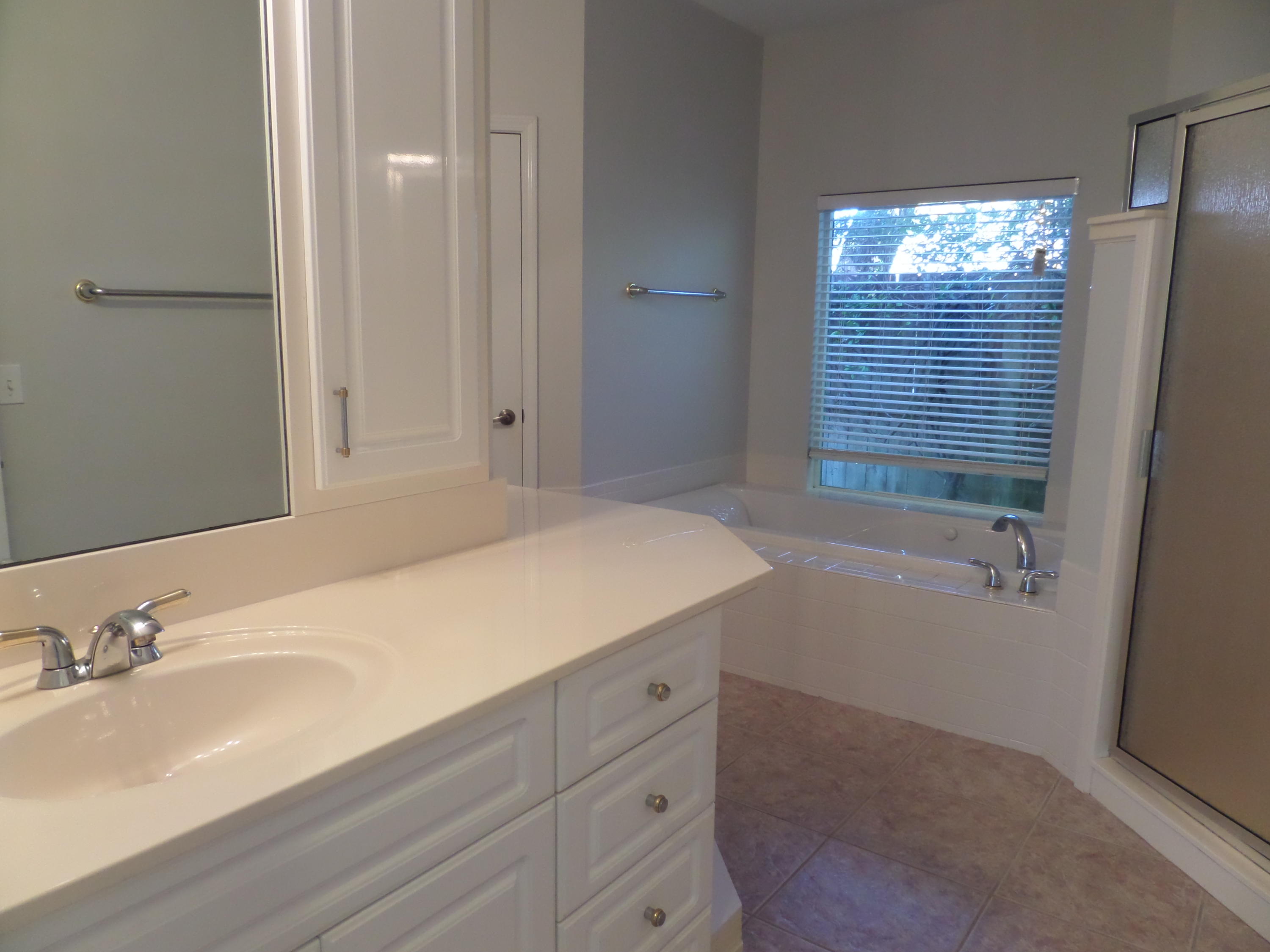 HIDDEN LAKES - Residential