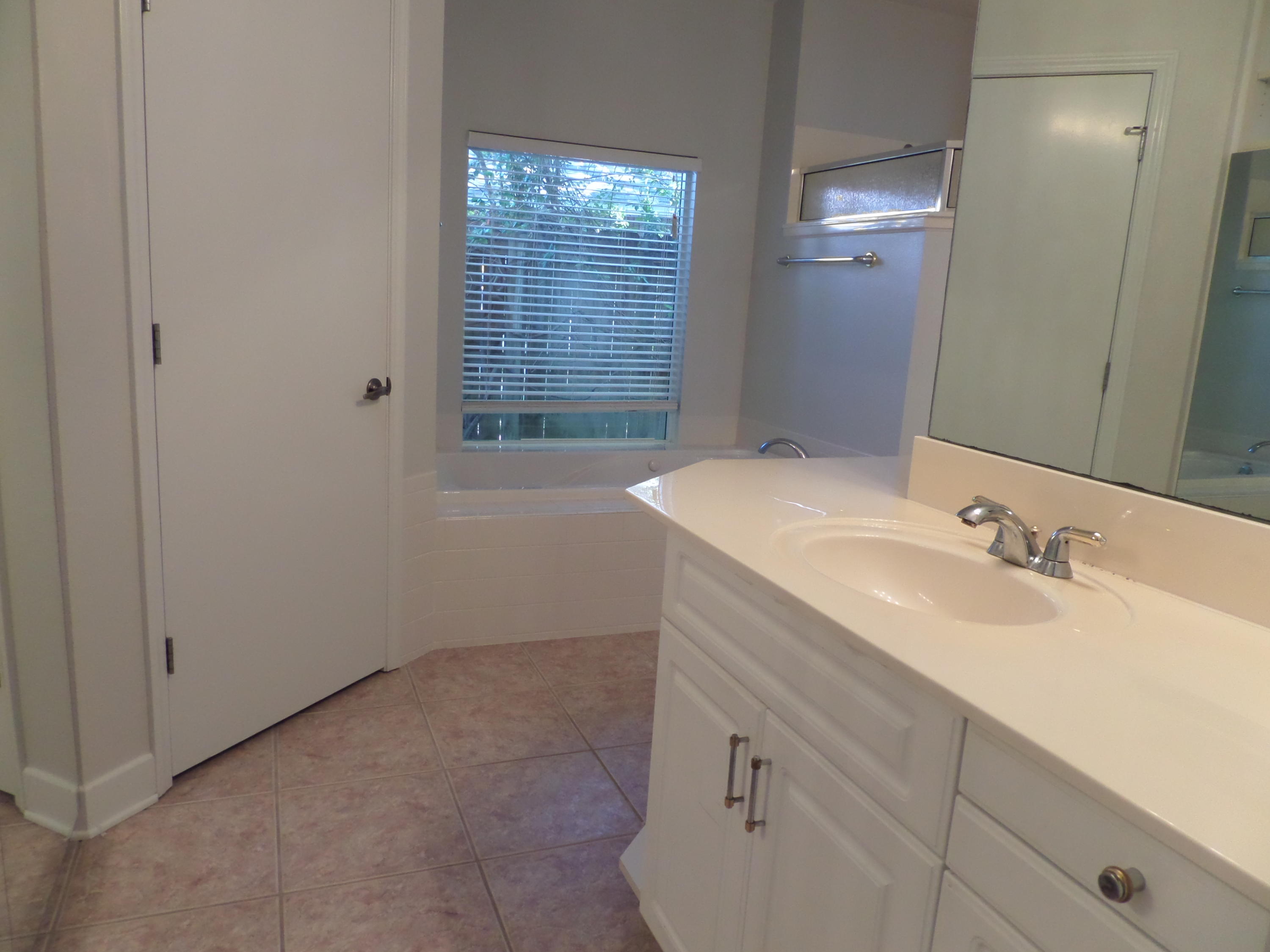 HIDDEN LAKES - Residential