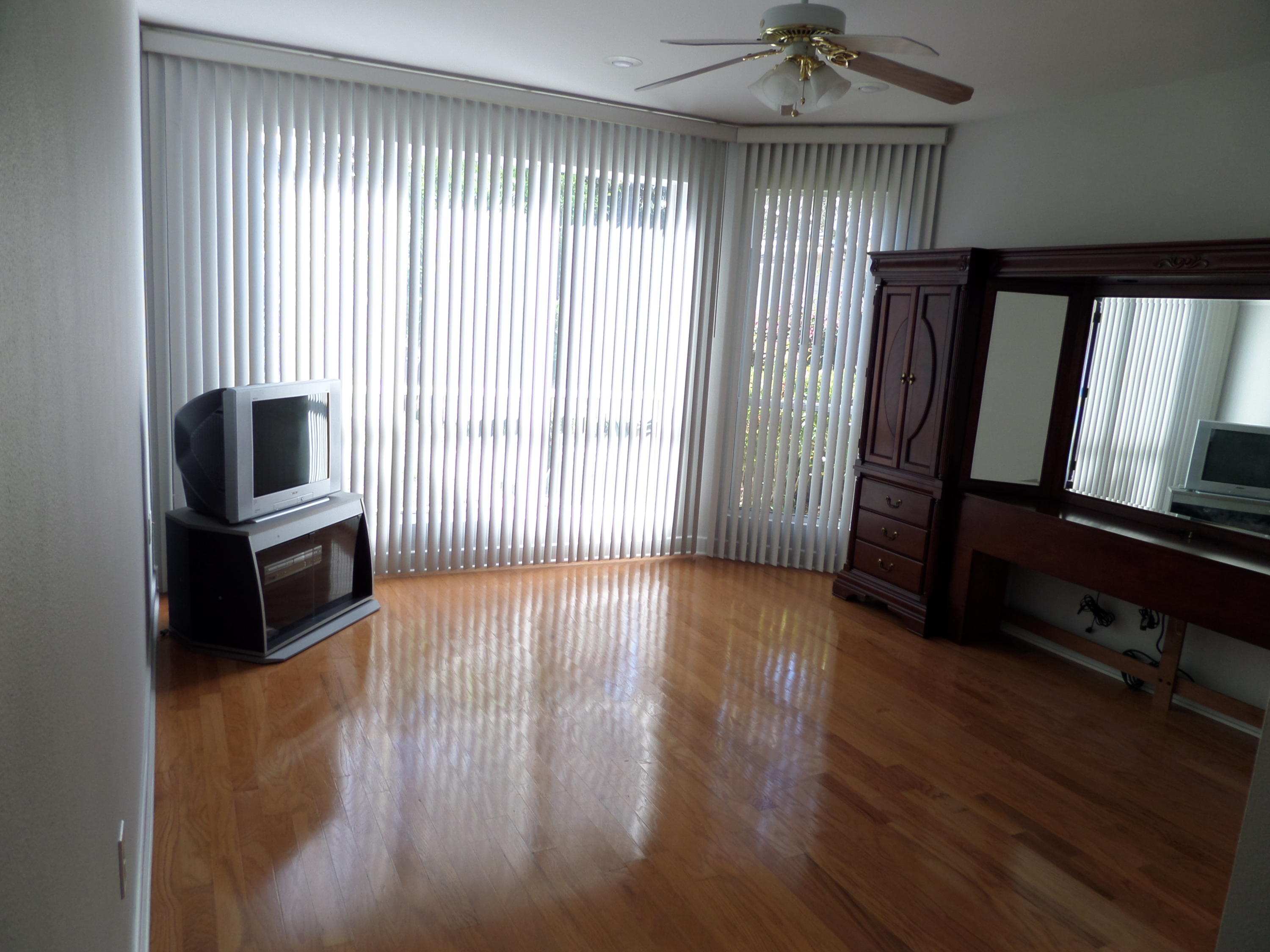 HIDDEN LAKES - Residential