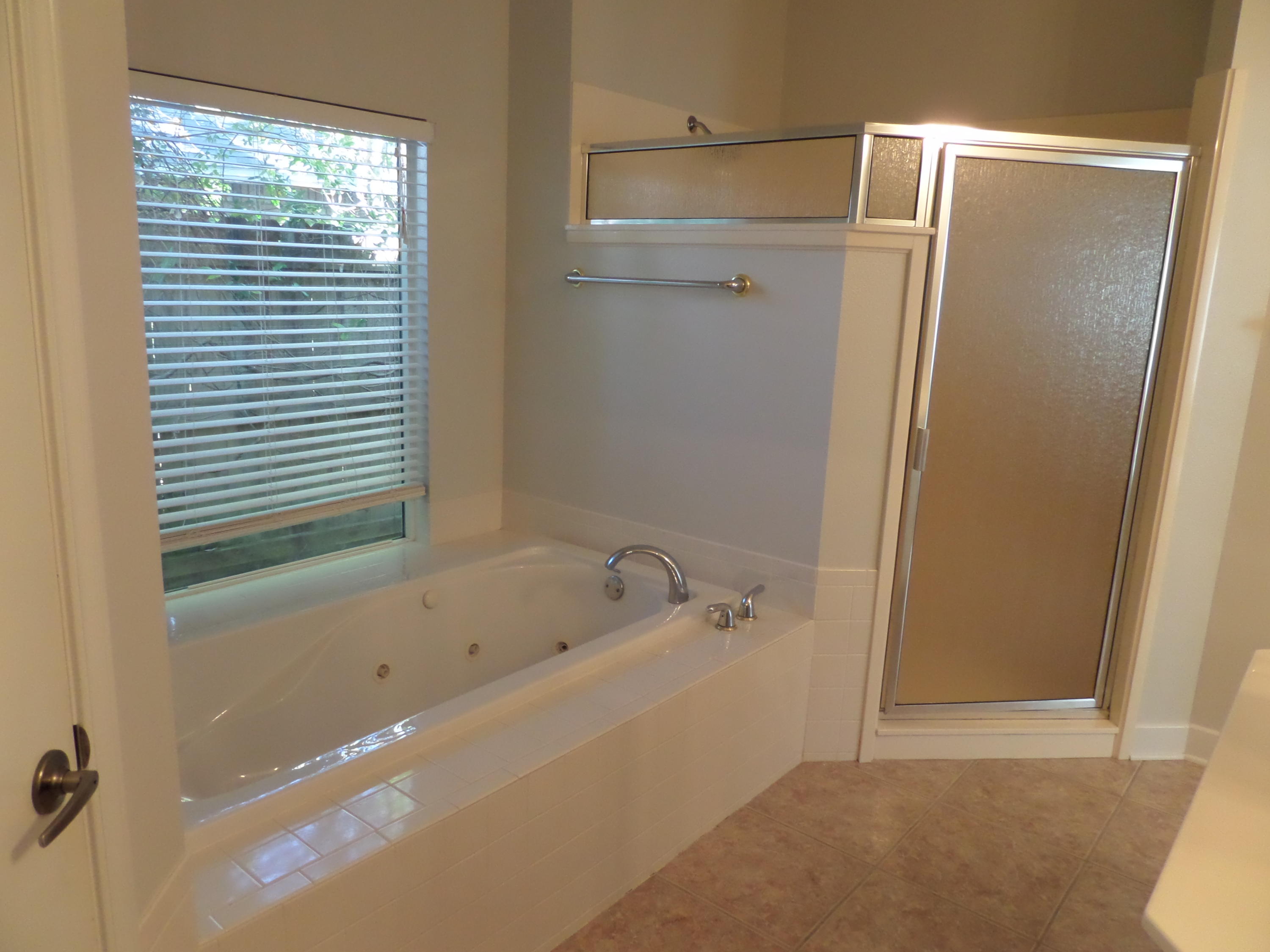 HIDDEN LAKES - Residential