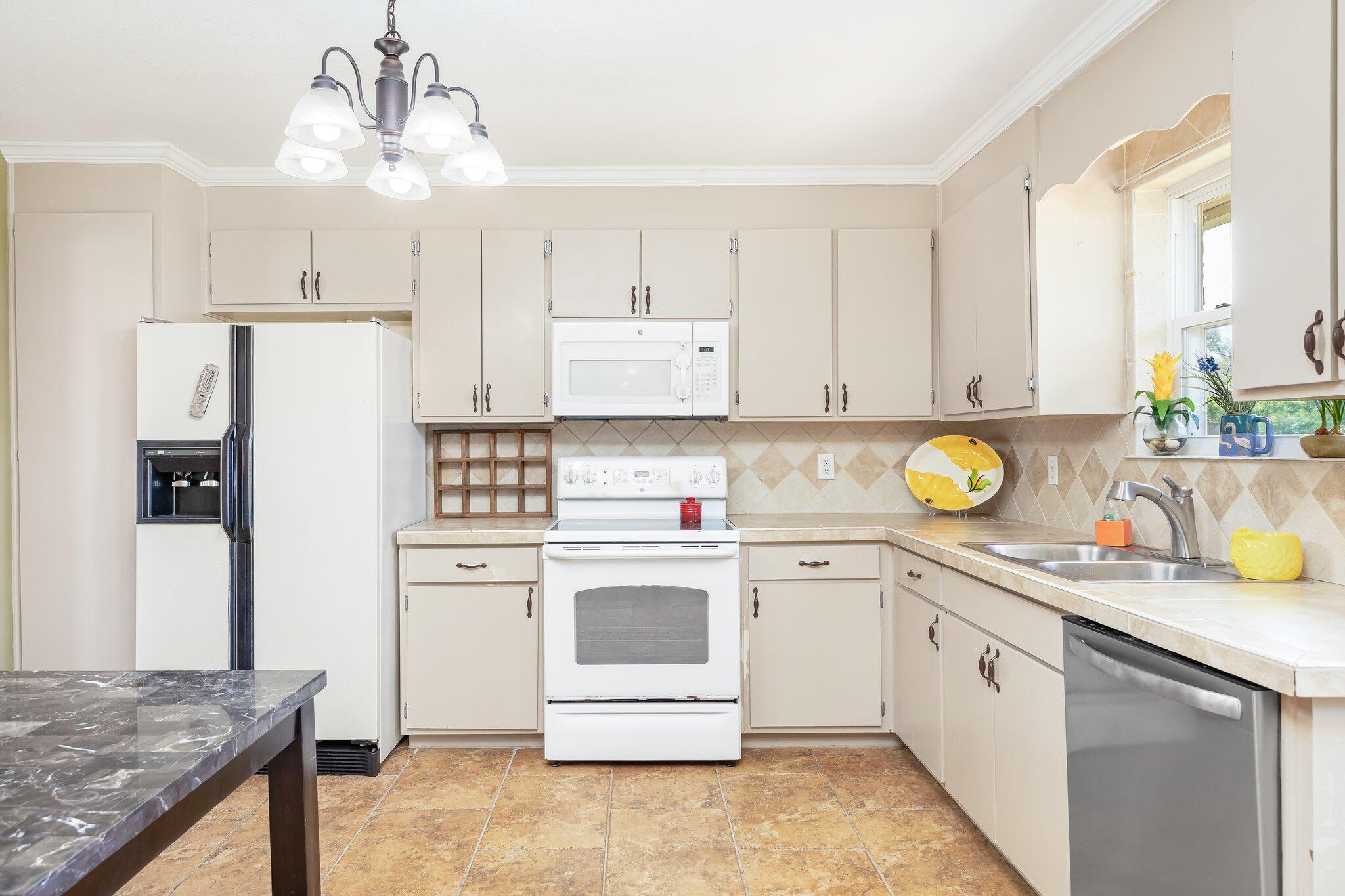 PALM ESTATES UNIT 3 - Residential