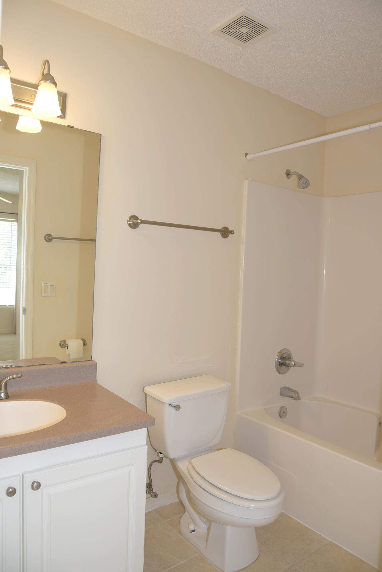 FLORIDA CLUB - Residential Lease