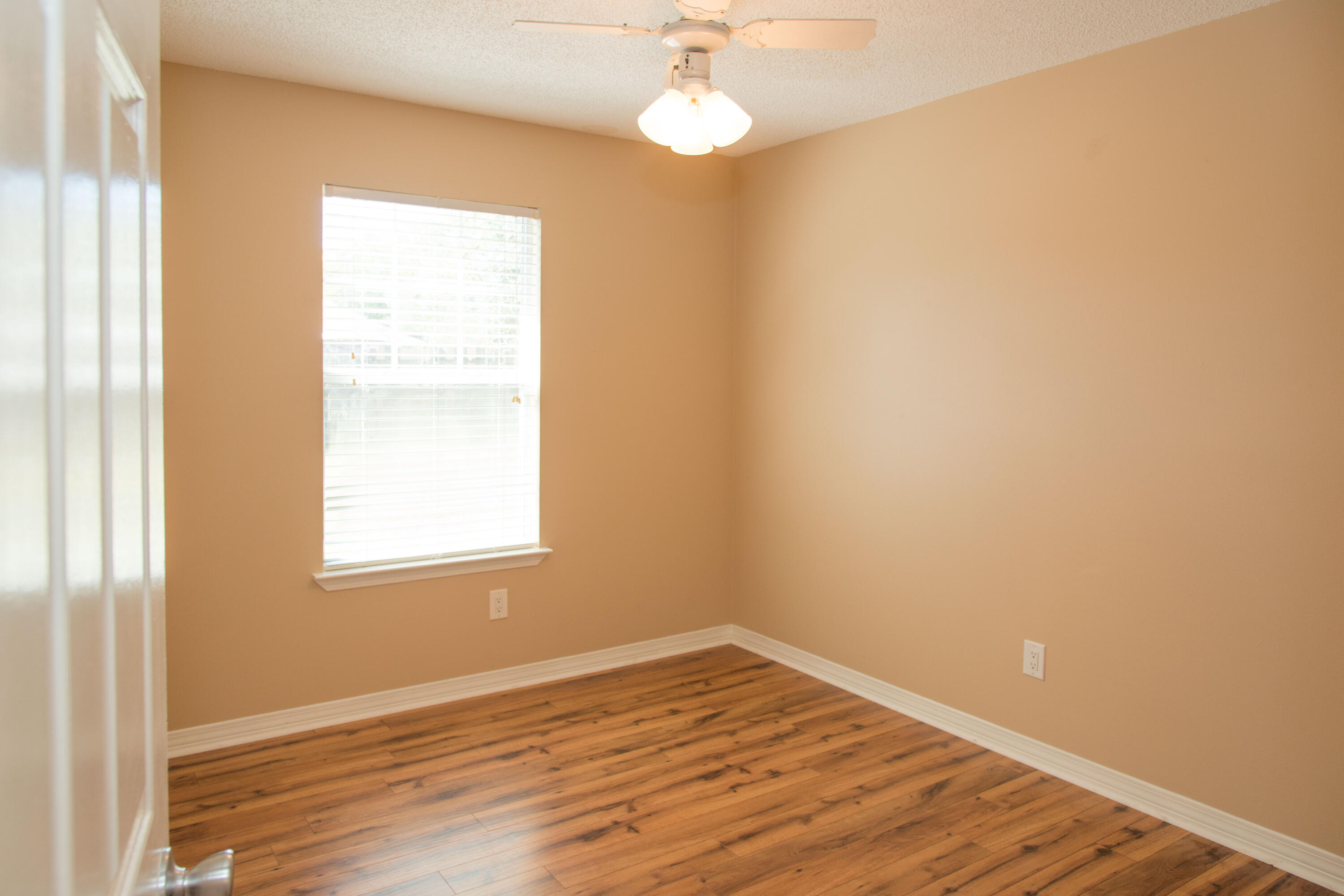 EAST BAY RIVER ESTATES 2ND ADDN - Residential Lease