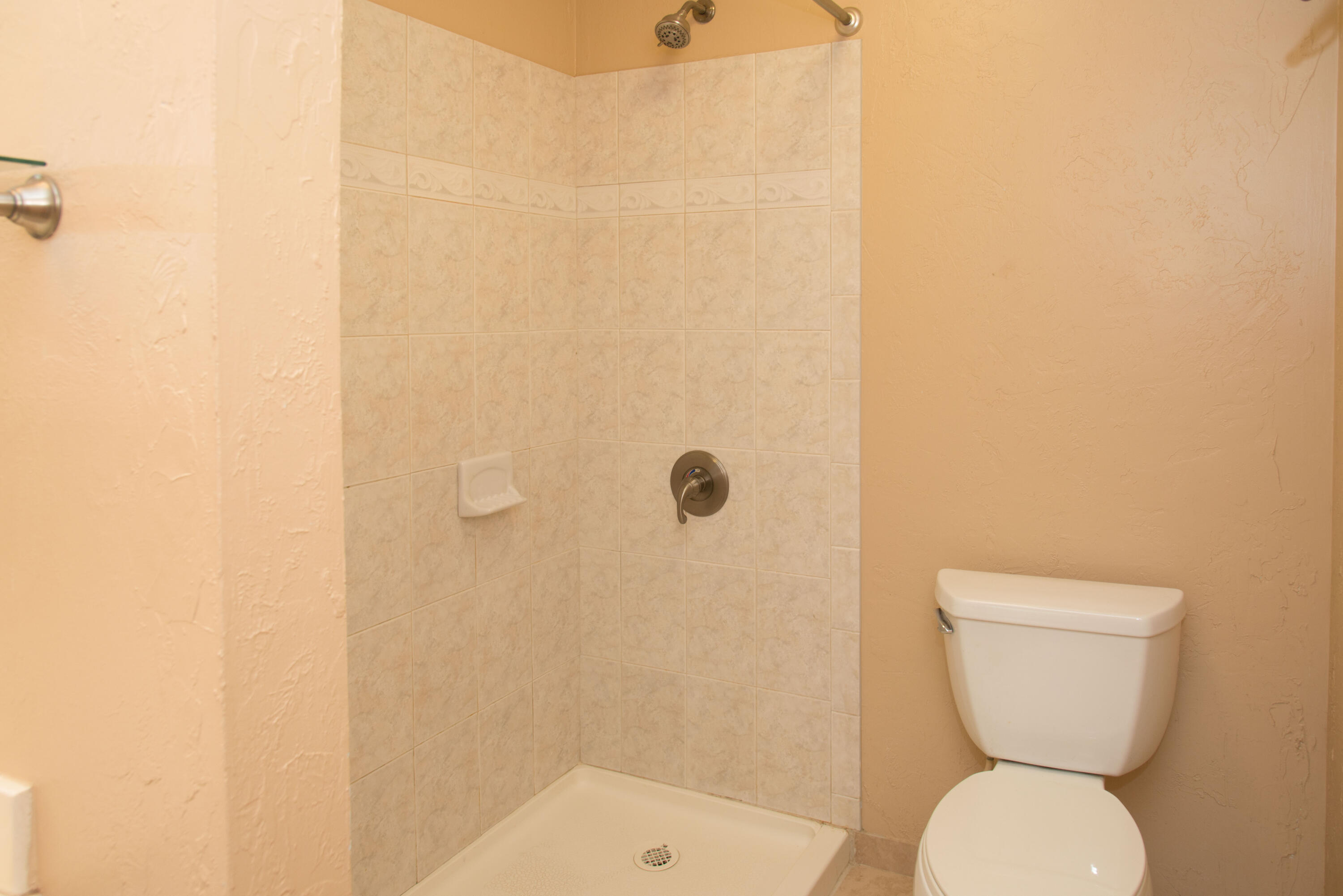 EAST BAY RIVER ESTATES 2ND ADDN - Residential Lease