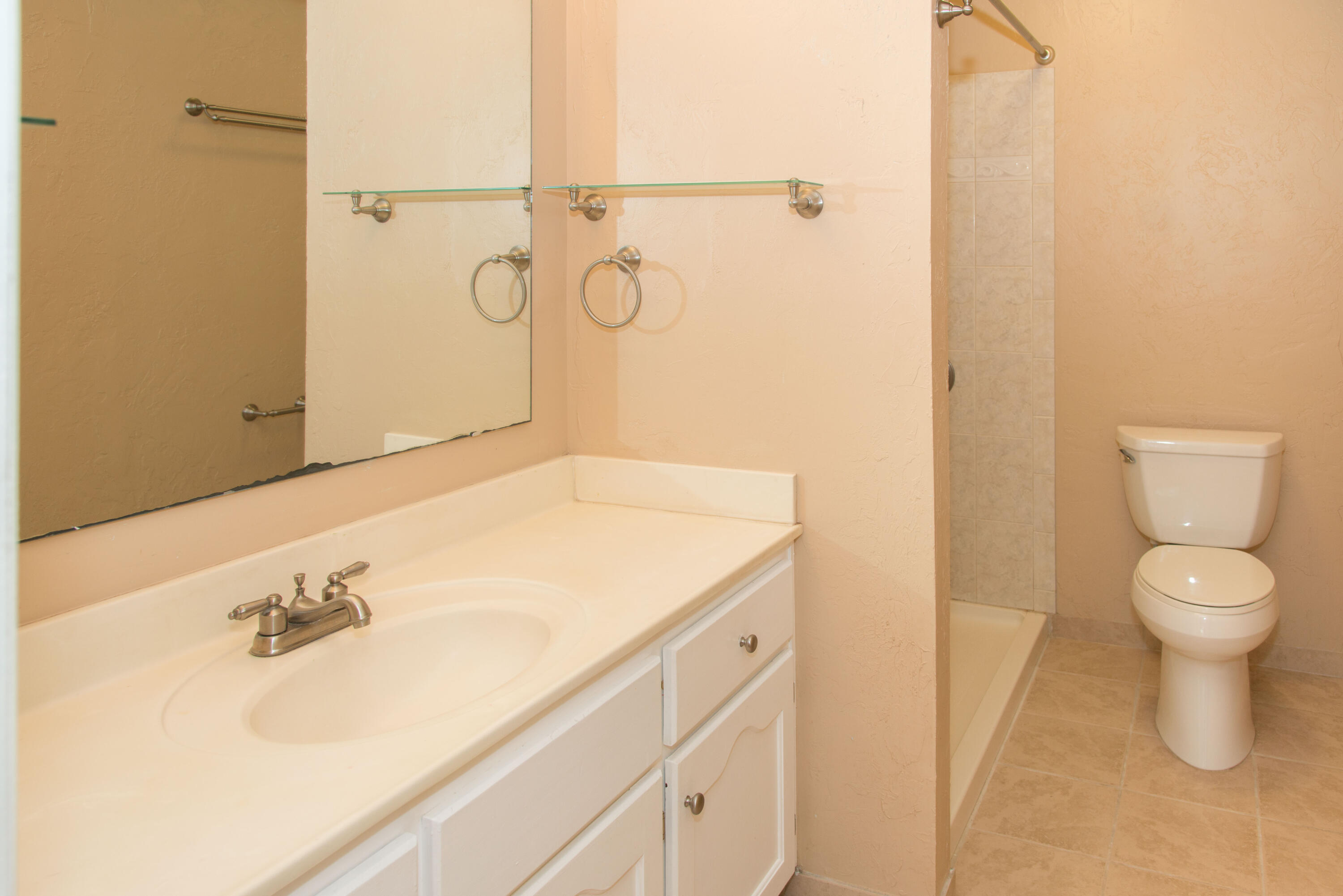 EAST BAY RIVER ESTATES 2ND ADDN - Residential Lease