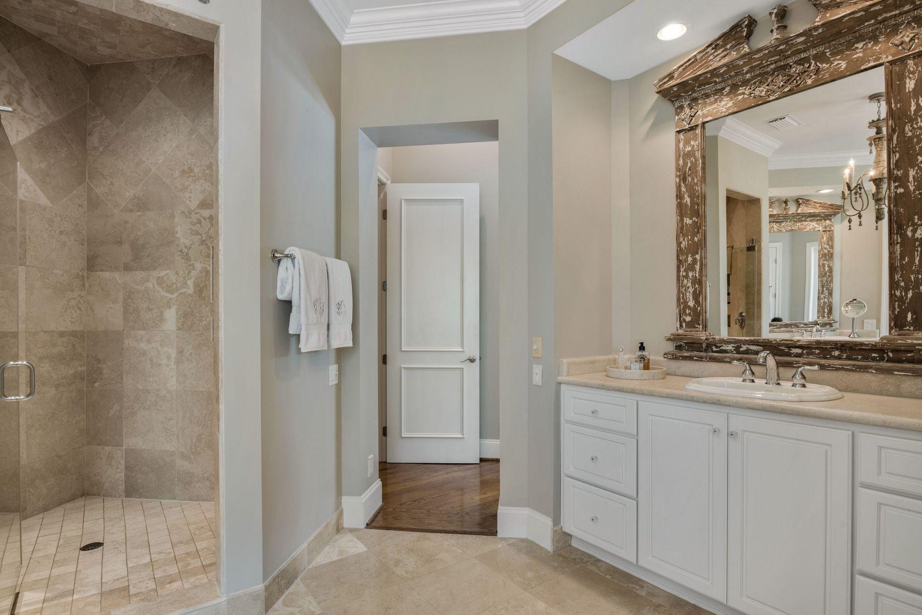 BURNT PINE - Residential