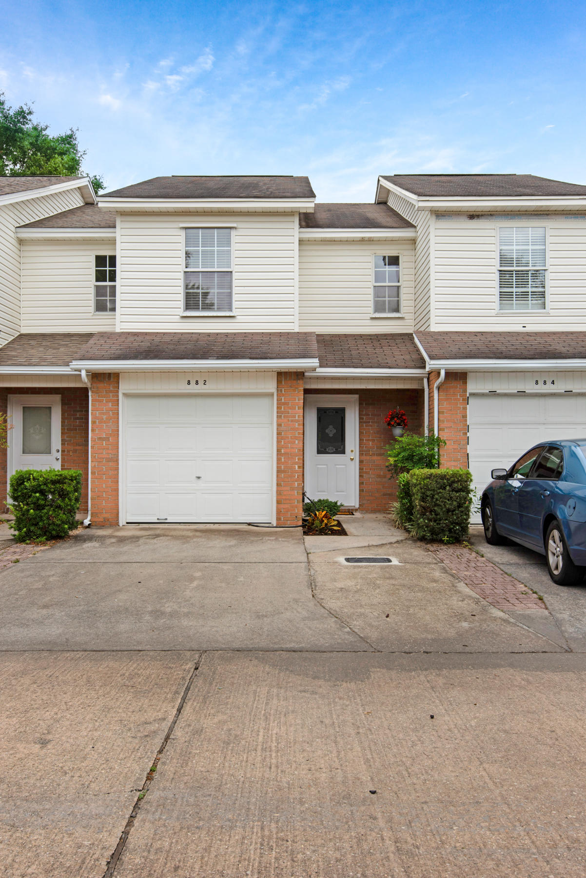 CAMBRIDGE VILLAGE T/H - Residential