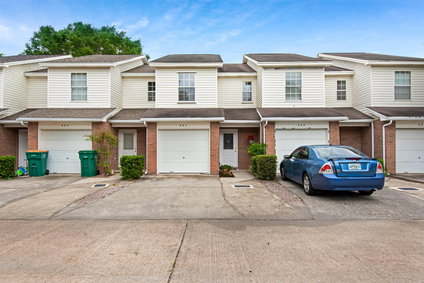 CAMBRIDGE VILLAGE T/H - Residential