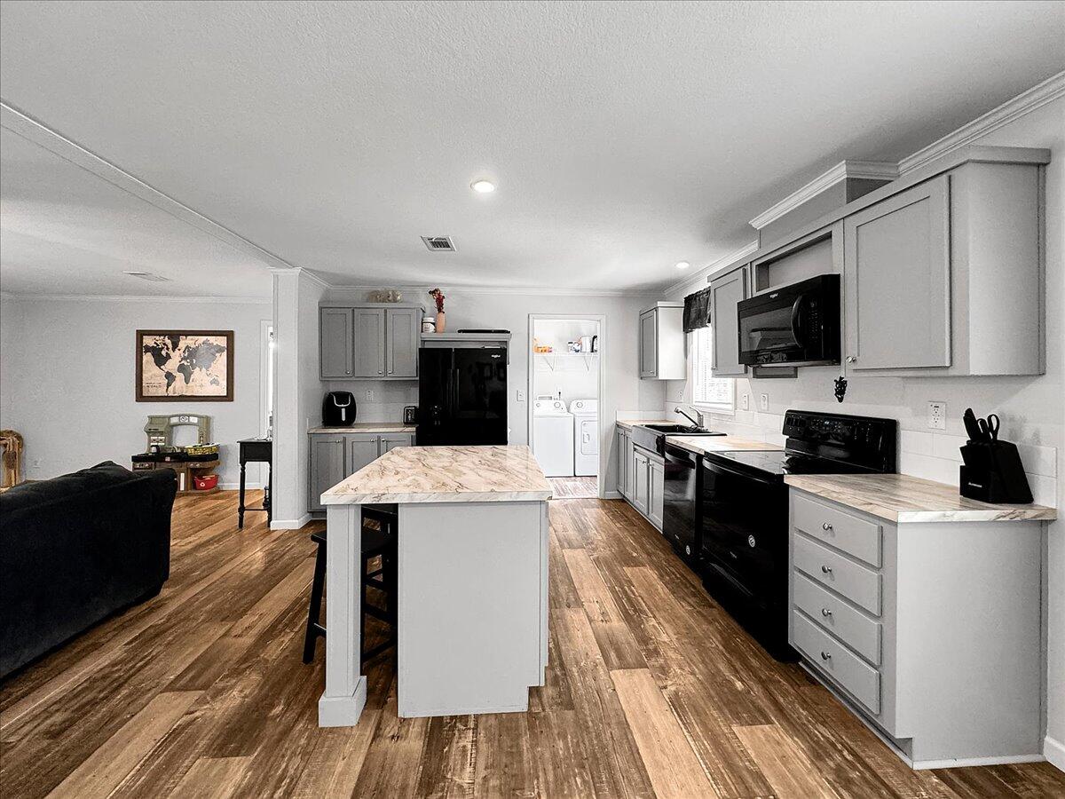 TRIPLE LAKES ESTATES - Residential