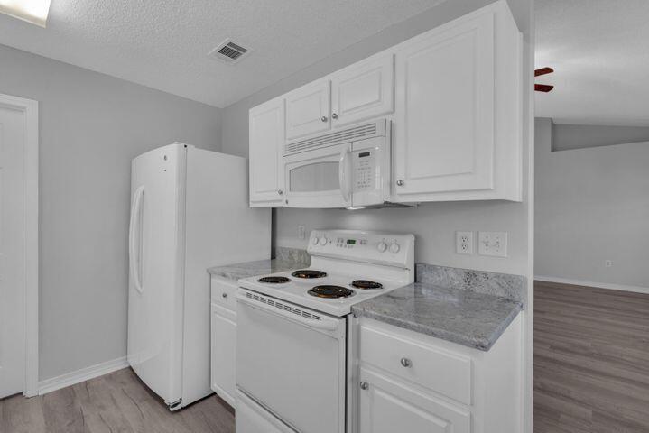 CREETWOOD PLACE - Residential Lease
