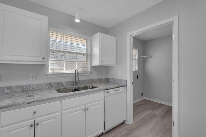 CREETWOOD PLACE - Residential Lease