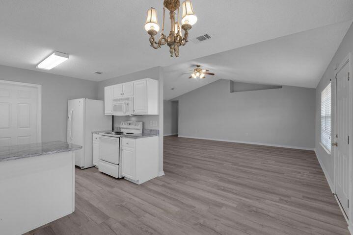 CREETWOOD PLACE - Residential Lease