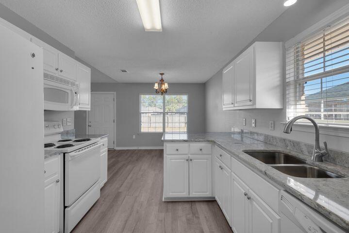 CREETWOOD PLACE - Residential Lease