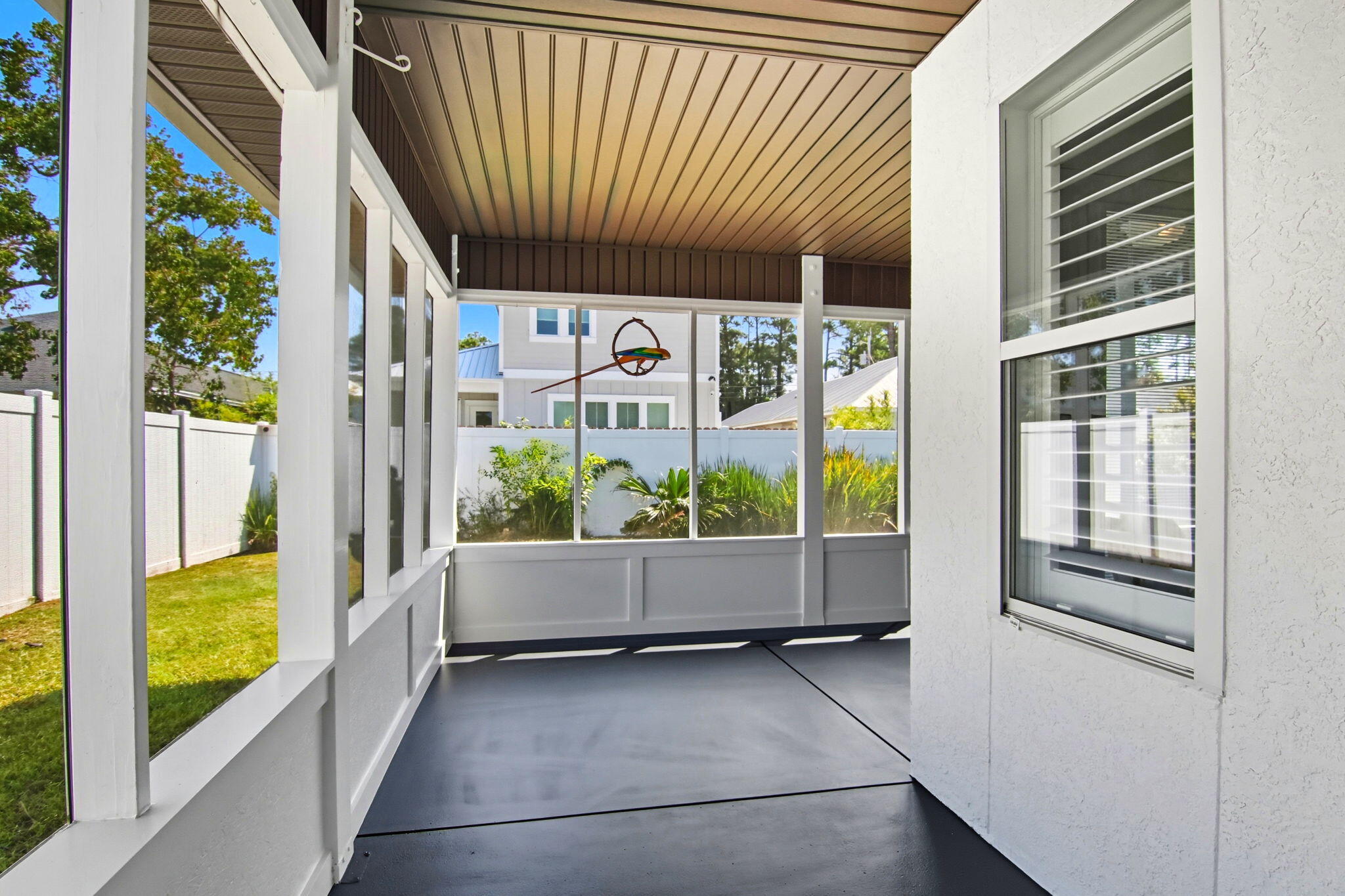 JAMAICAN LAKE CONDOS - Residential
