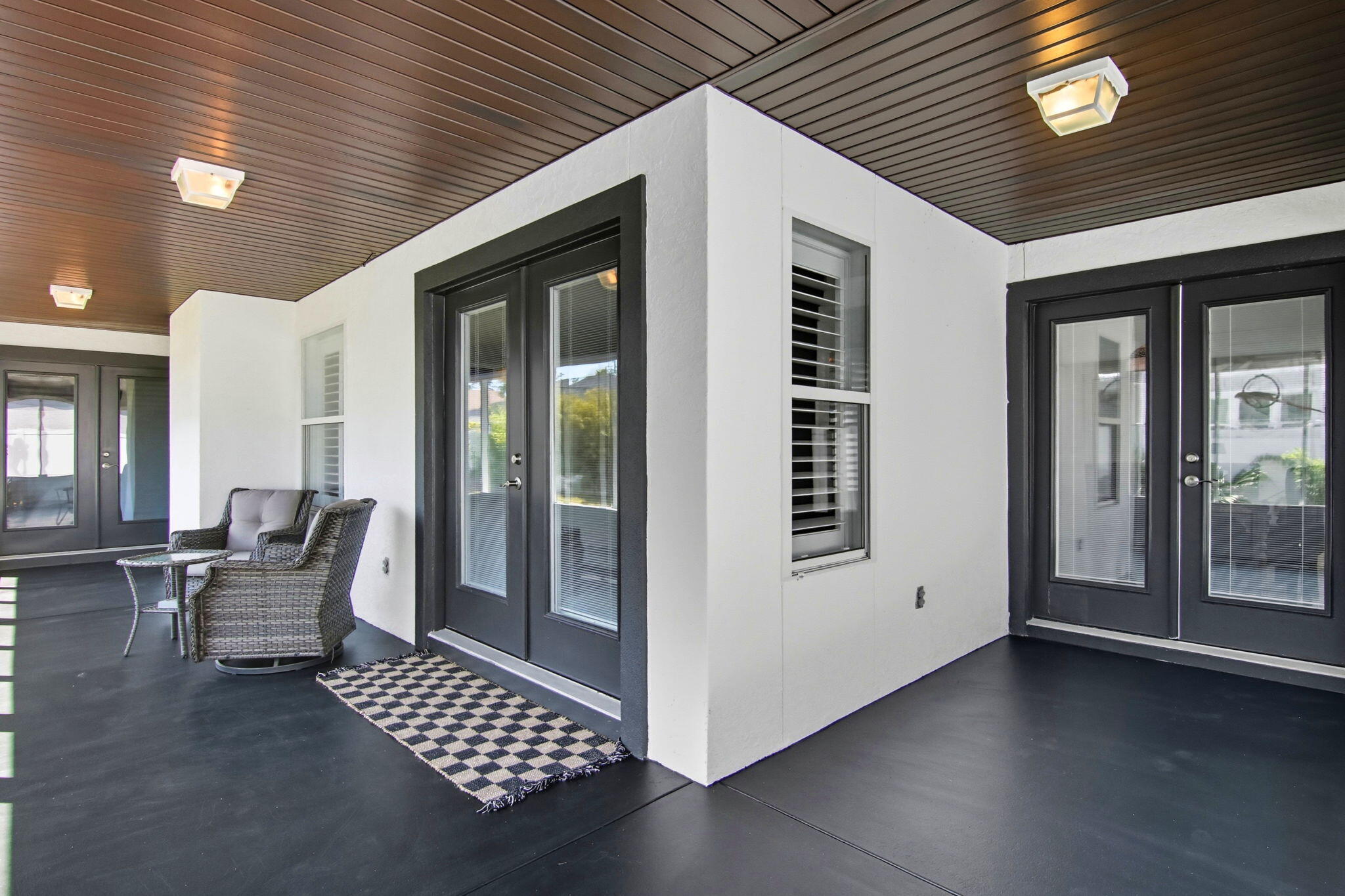 JAMAICAN LAKE CONDOS - Residential