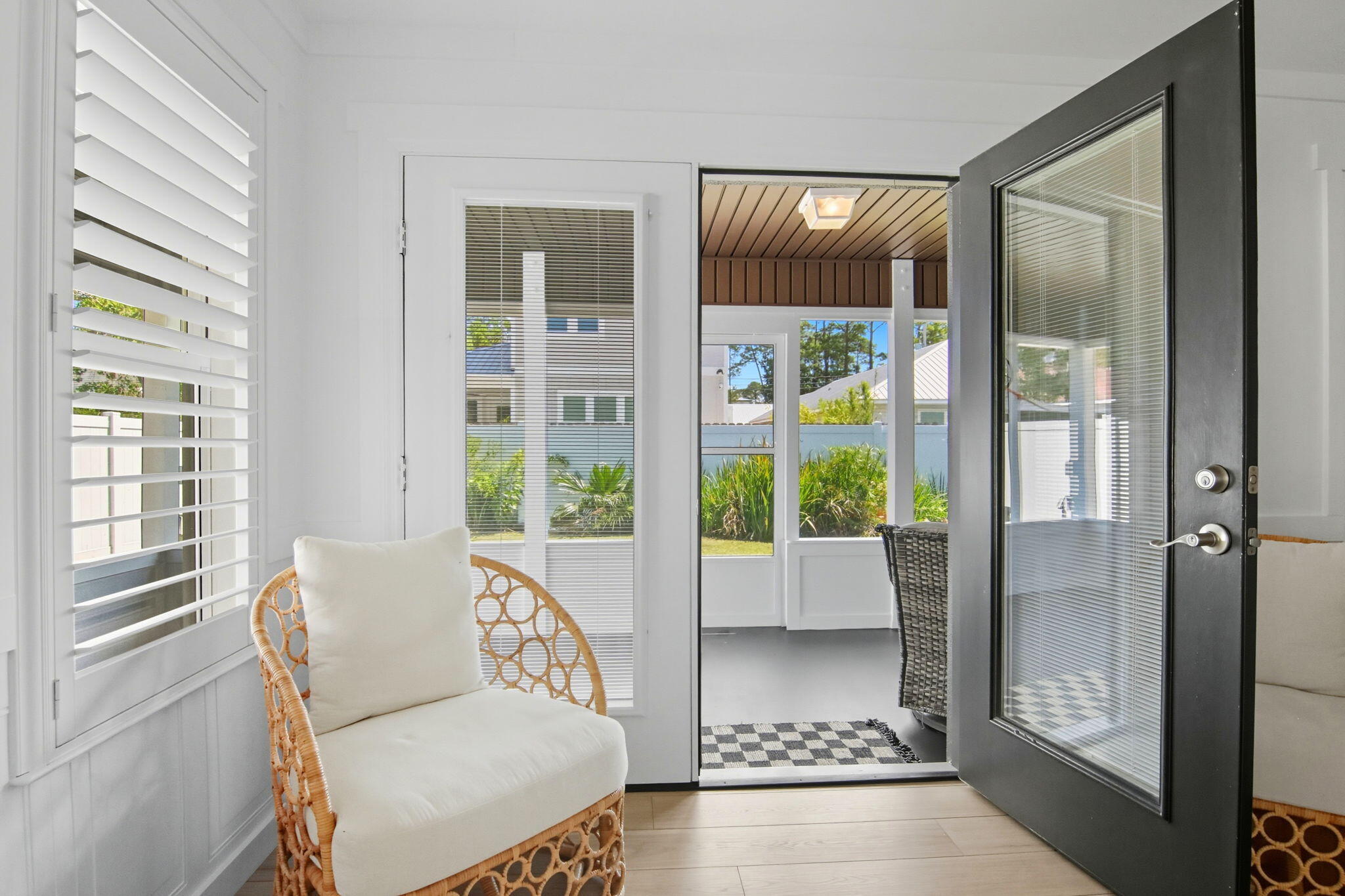 JAMAICAN LAKE CONDOS - Residential