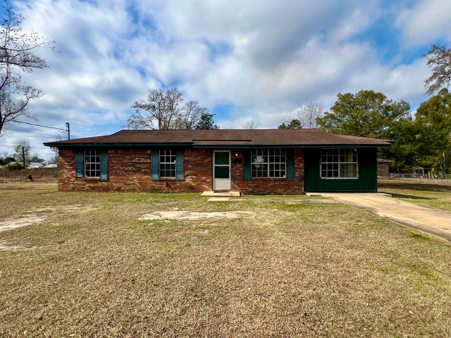 In the heart of Chipley and just a few miles from interstate access you find this 3 bed 1 ba REO home. Built in 1977, this all brick exterior home has an enclosed garage, indoor laundry, single tab roof and electric heating, cooling and water heater. Home does need some work and therefore will not qualify for most financing. At just under 1300 SF this property could easily be an addition to your rental portfolio or something with a little elbow grease could be an attractive entry point for your new residence. Call today!