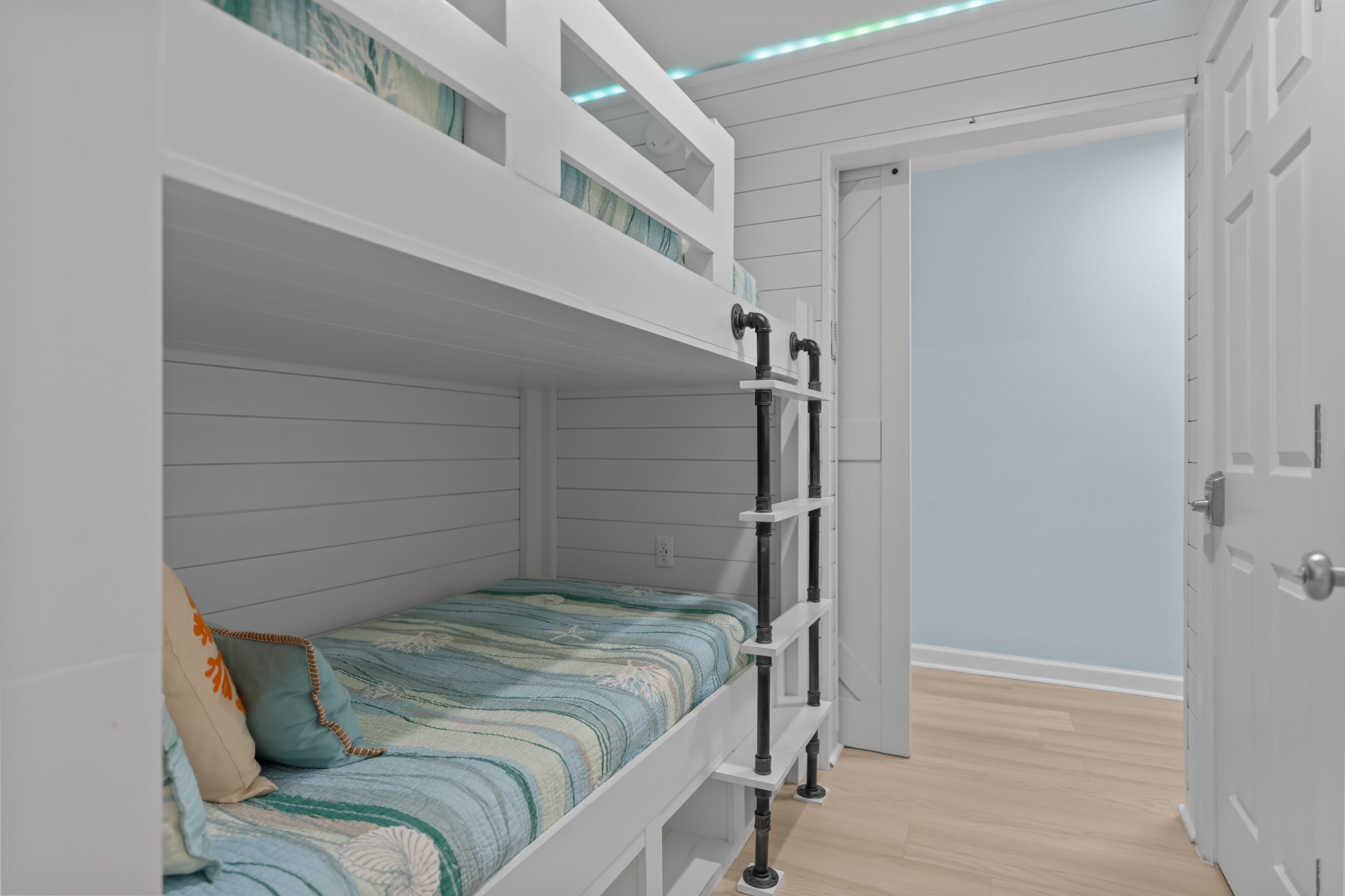 BEACH RESORT - Residential