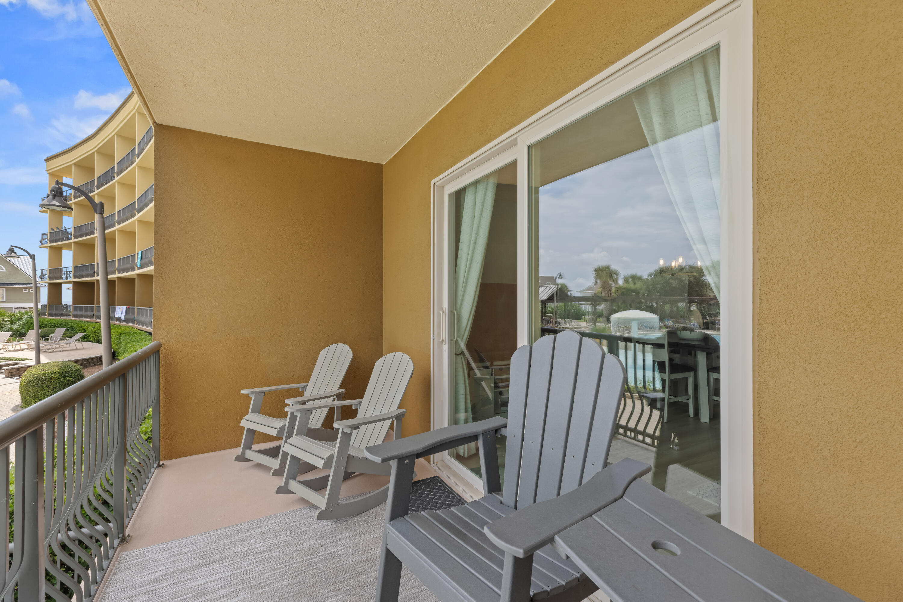 BEACH RESORT - Residential