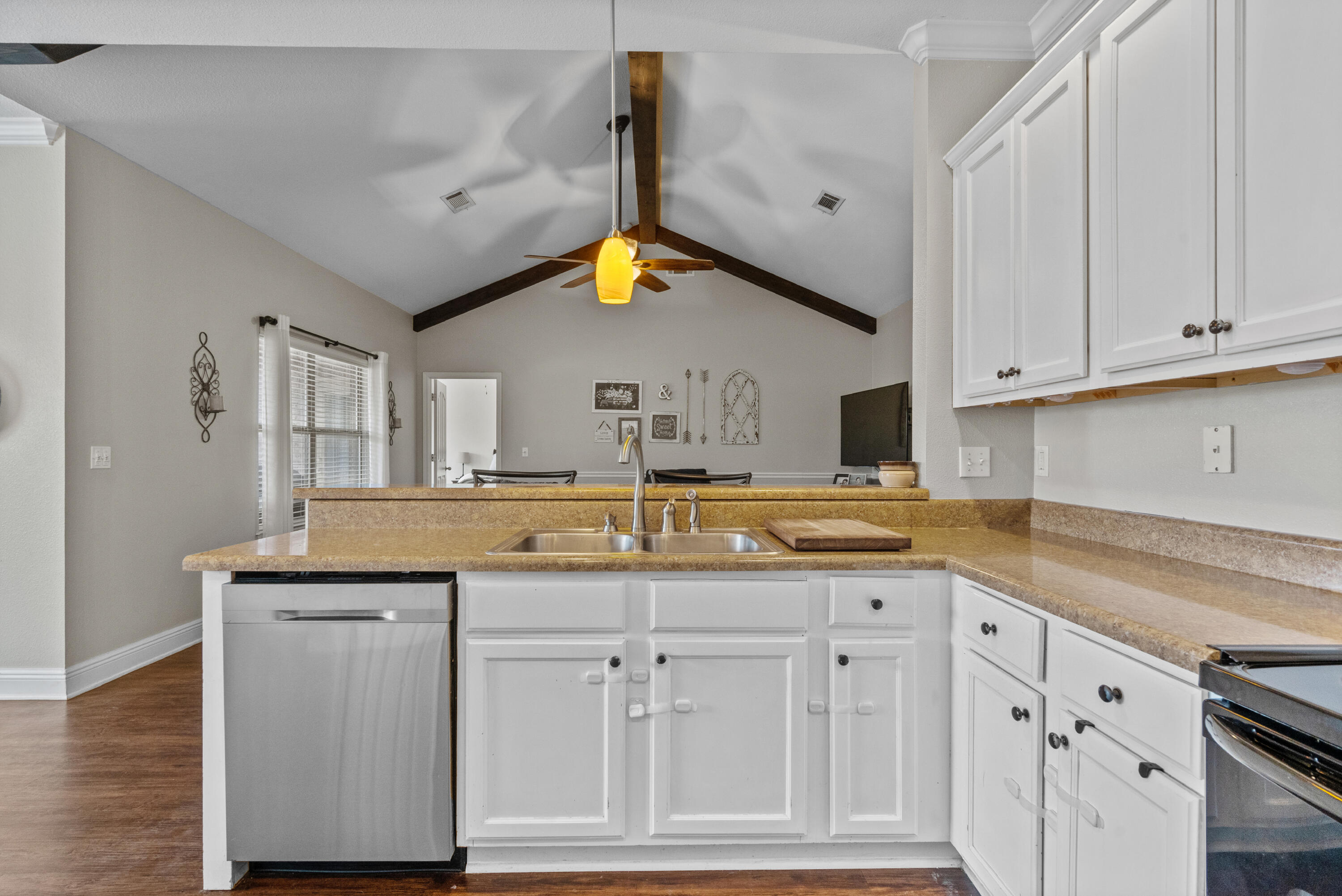 ROLLING RIDGE S/D - Residential Lease