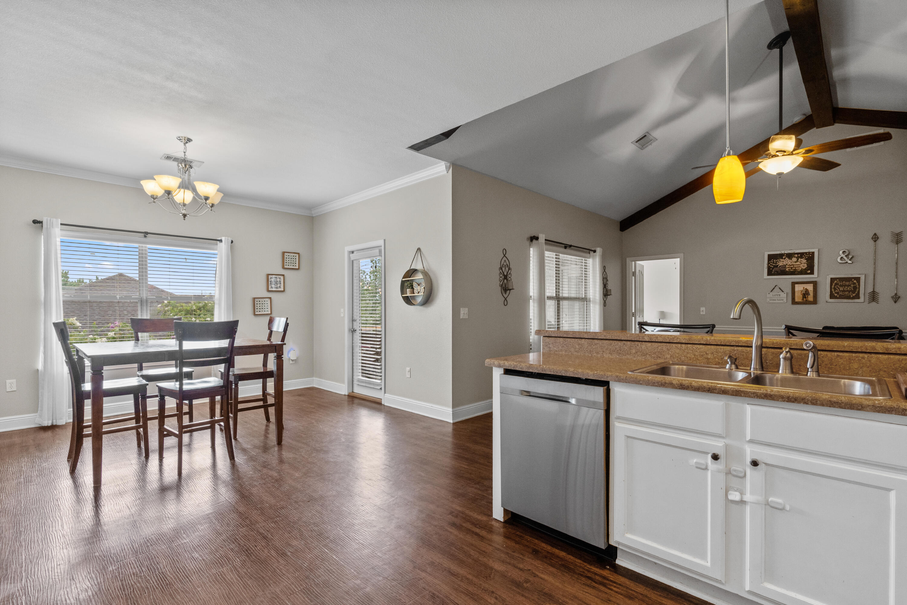 ROLLING RIDGE S/D - Residential Lease