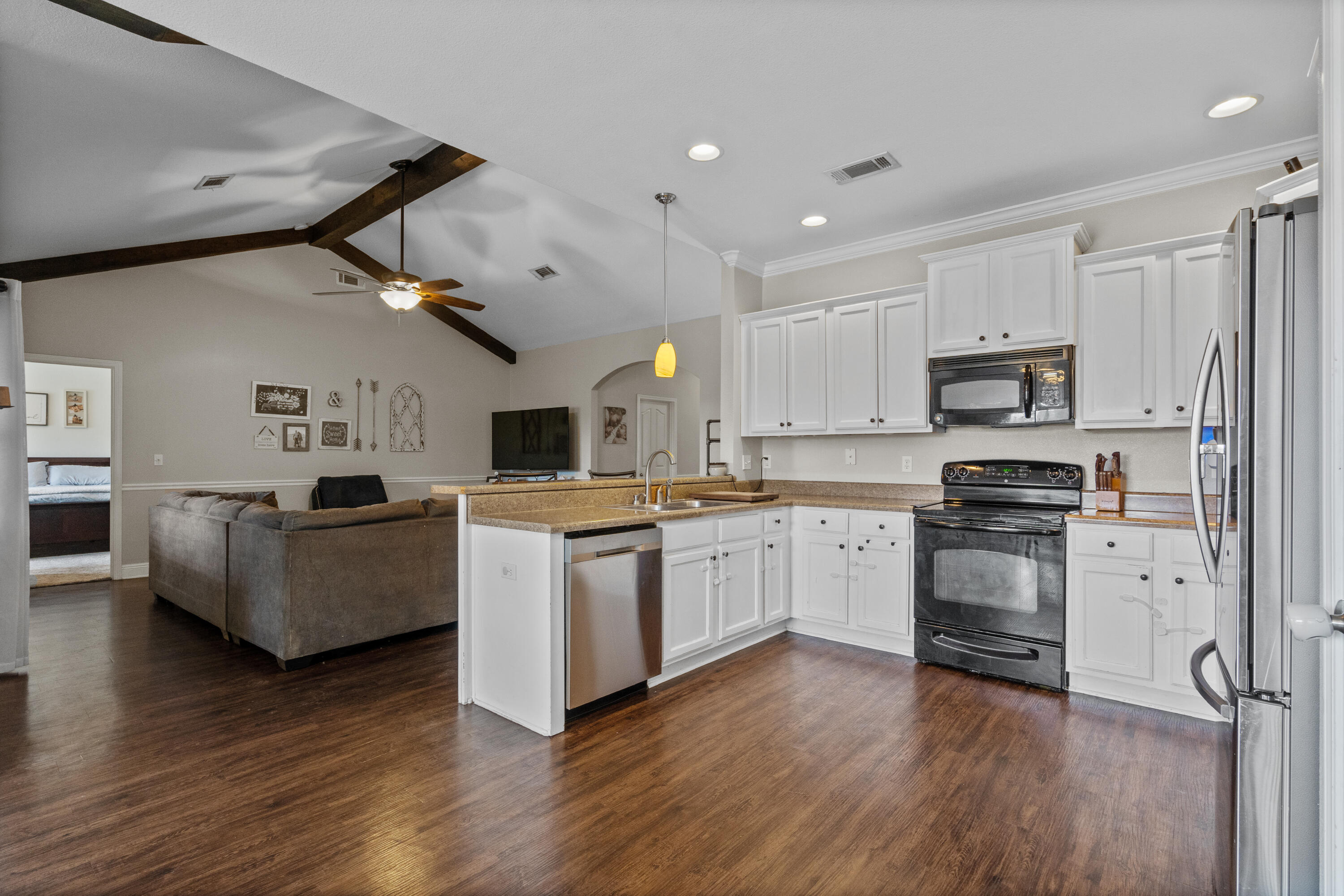 ROLLING RIDGE S/D - Residential Lease
