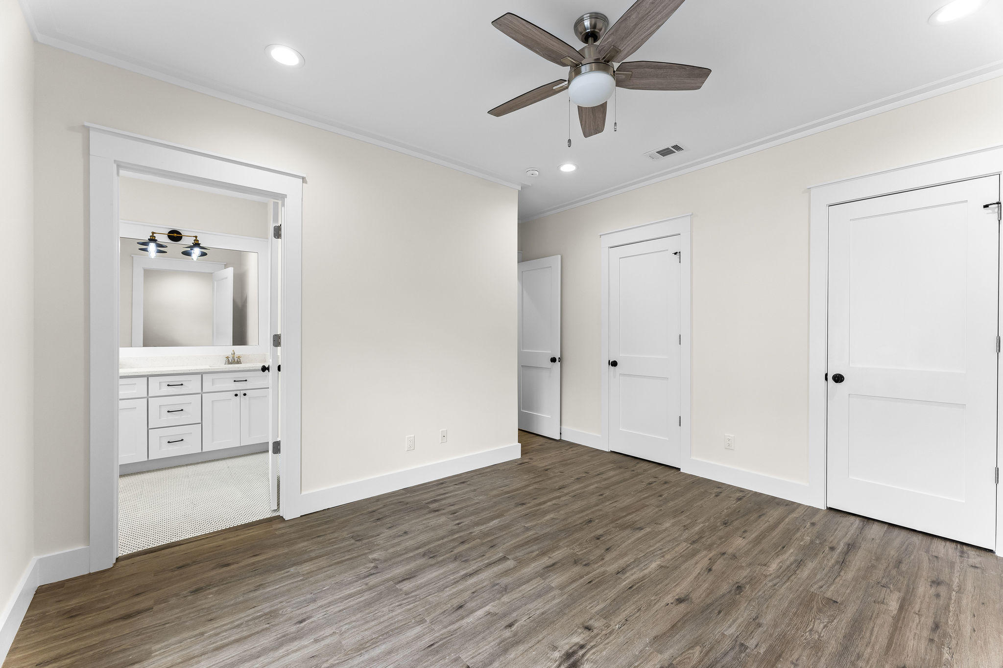 MAGNOLIA BEACH - Residential