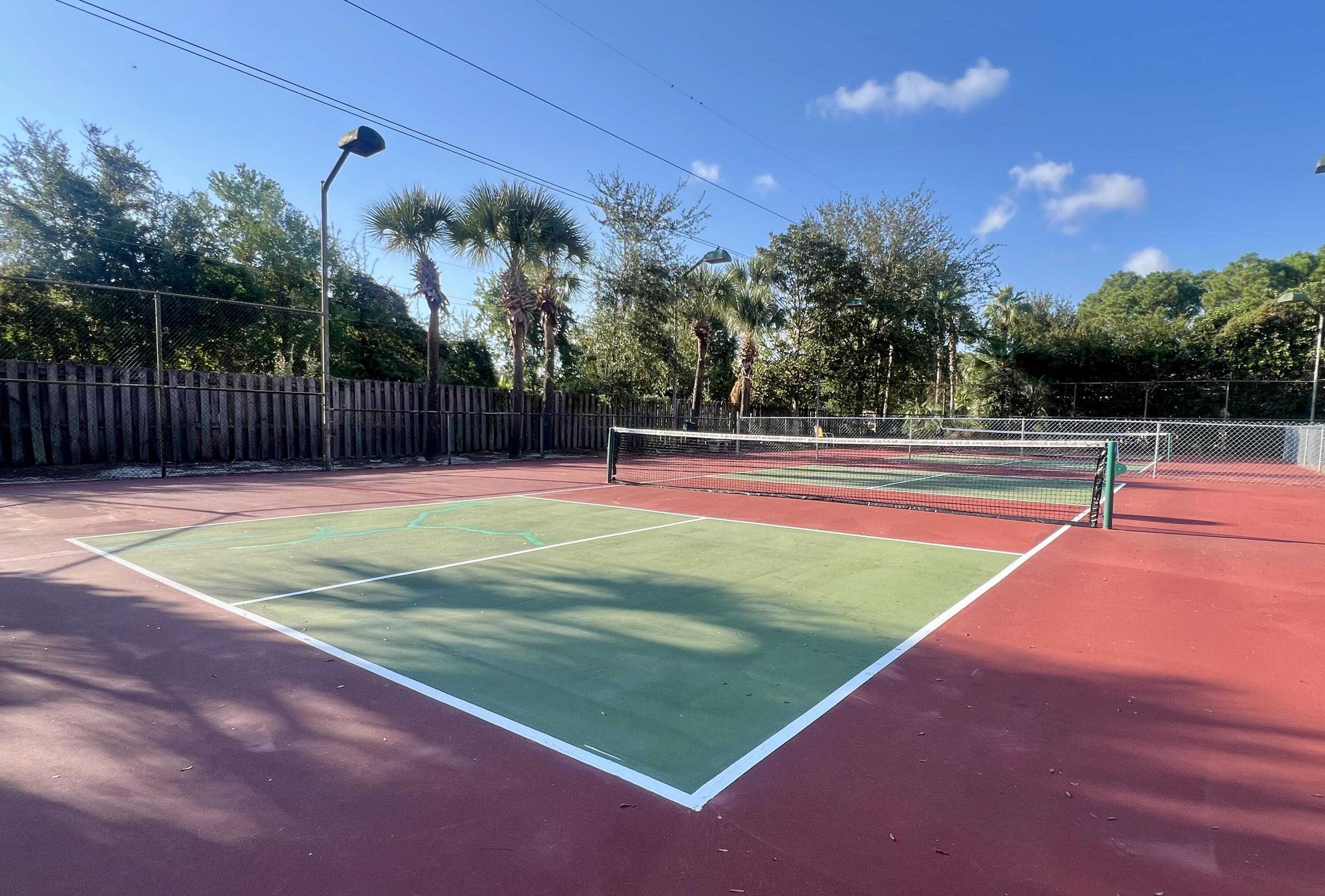 EMERALD LAKES PH III - Residential