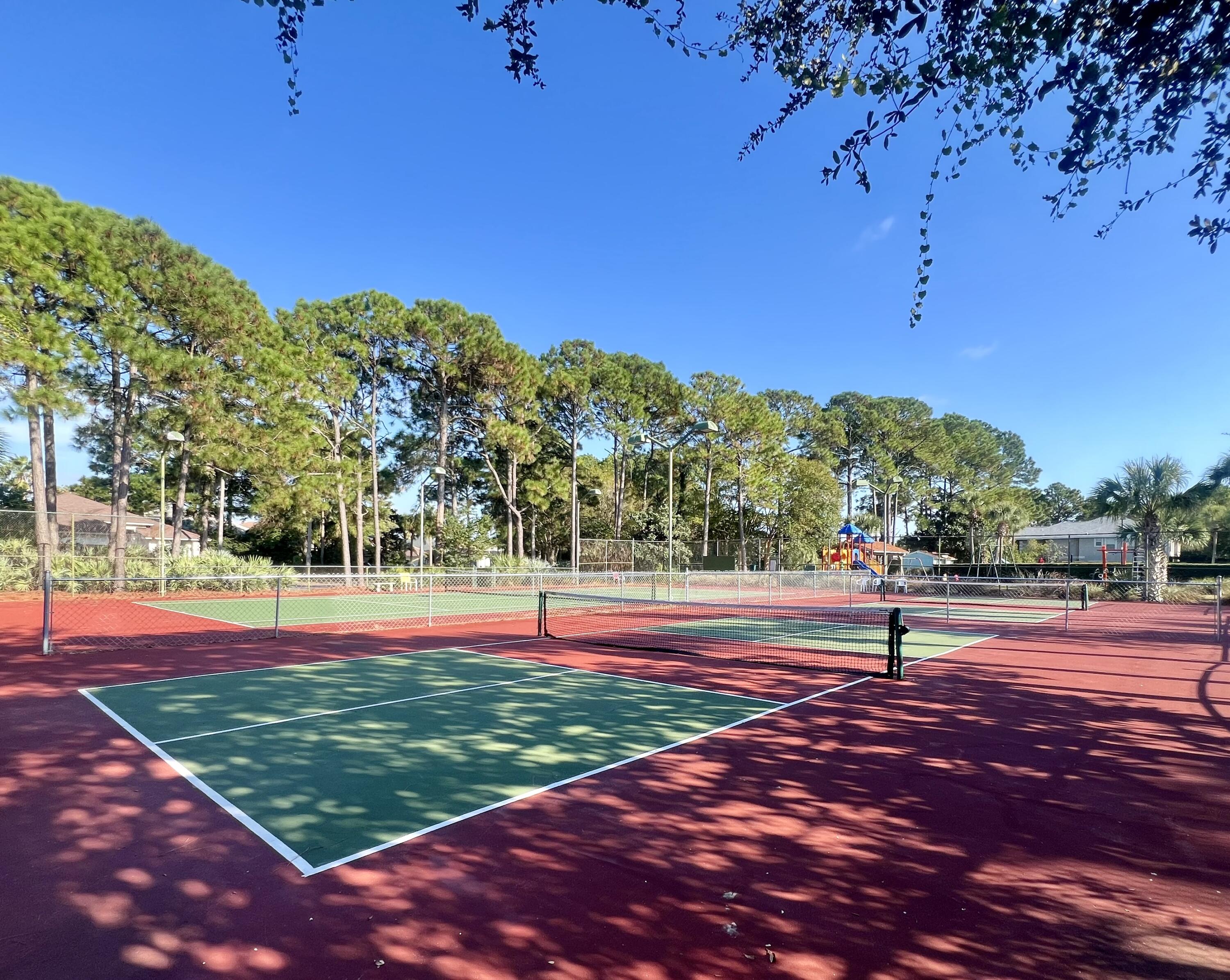 EMERALD LAKES PH III - Residential