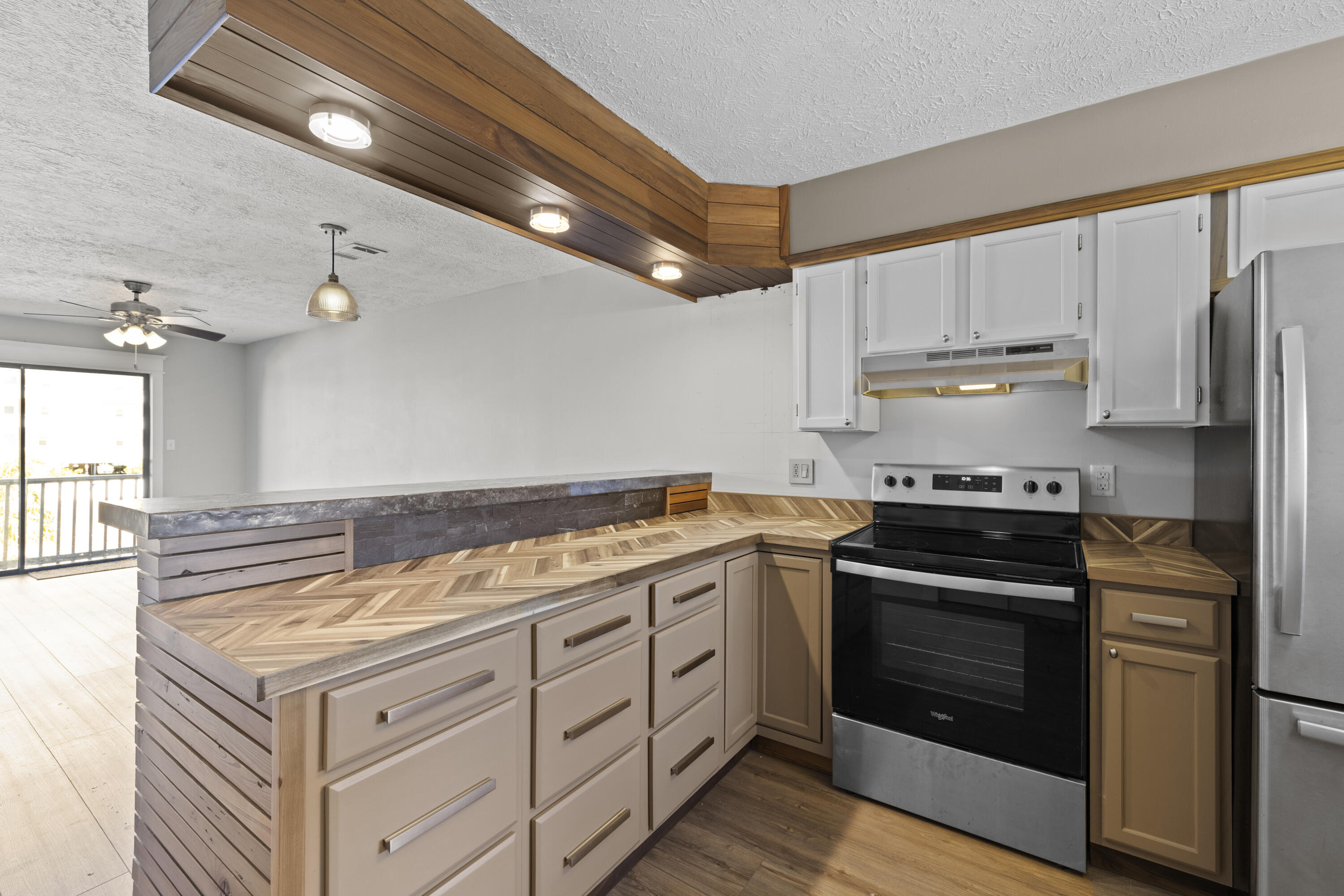 COMMODORES LANDING - Residential