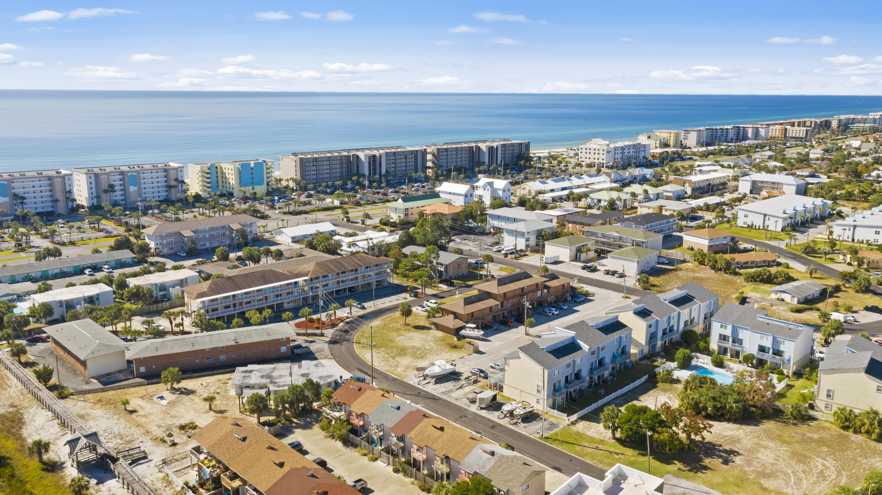 COMMODORES LANDING - Residential