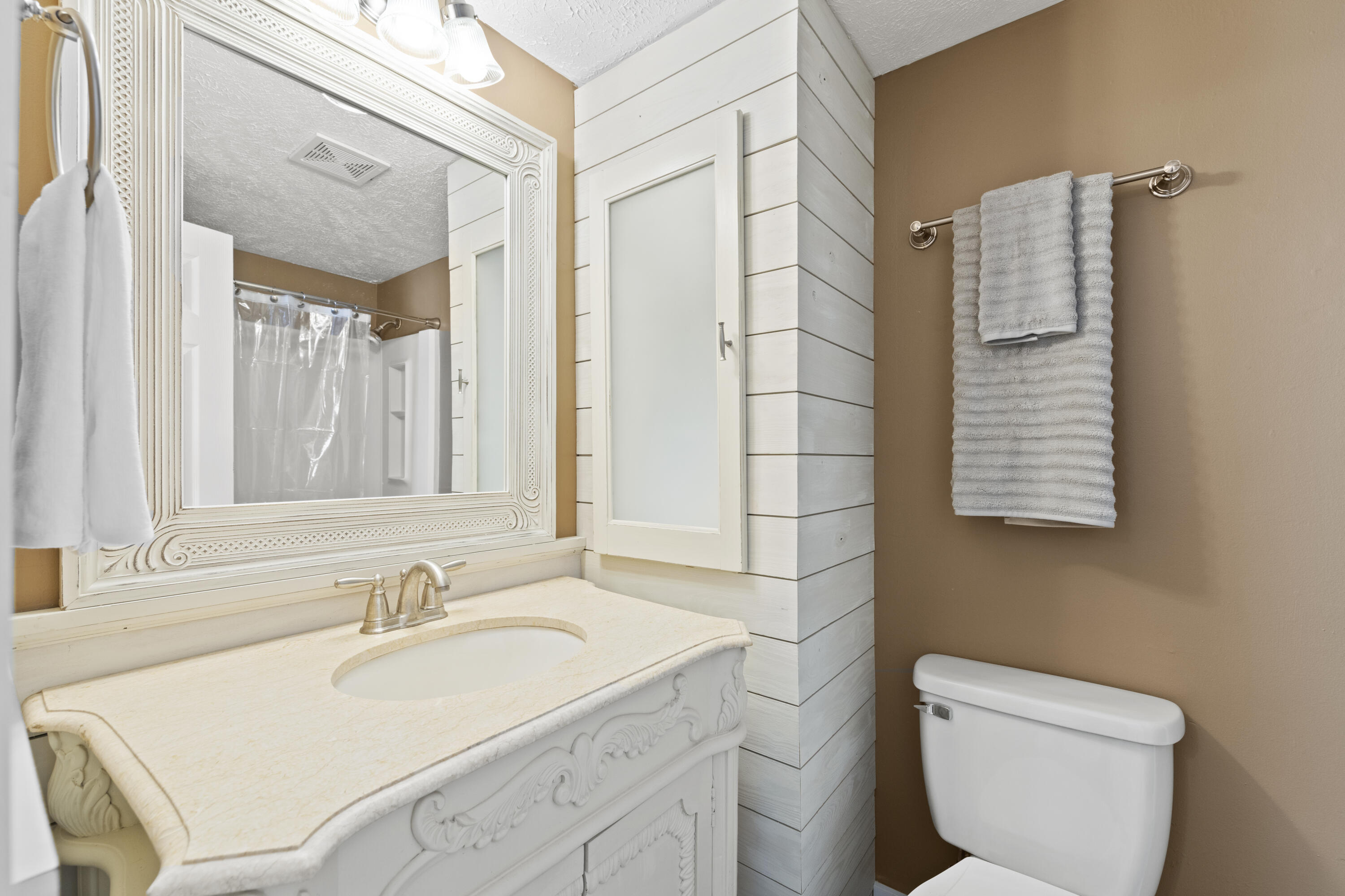 COMMODORES LANDING - Residential