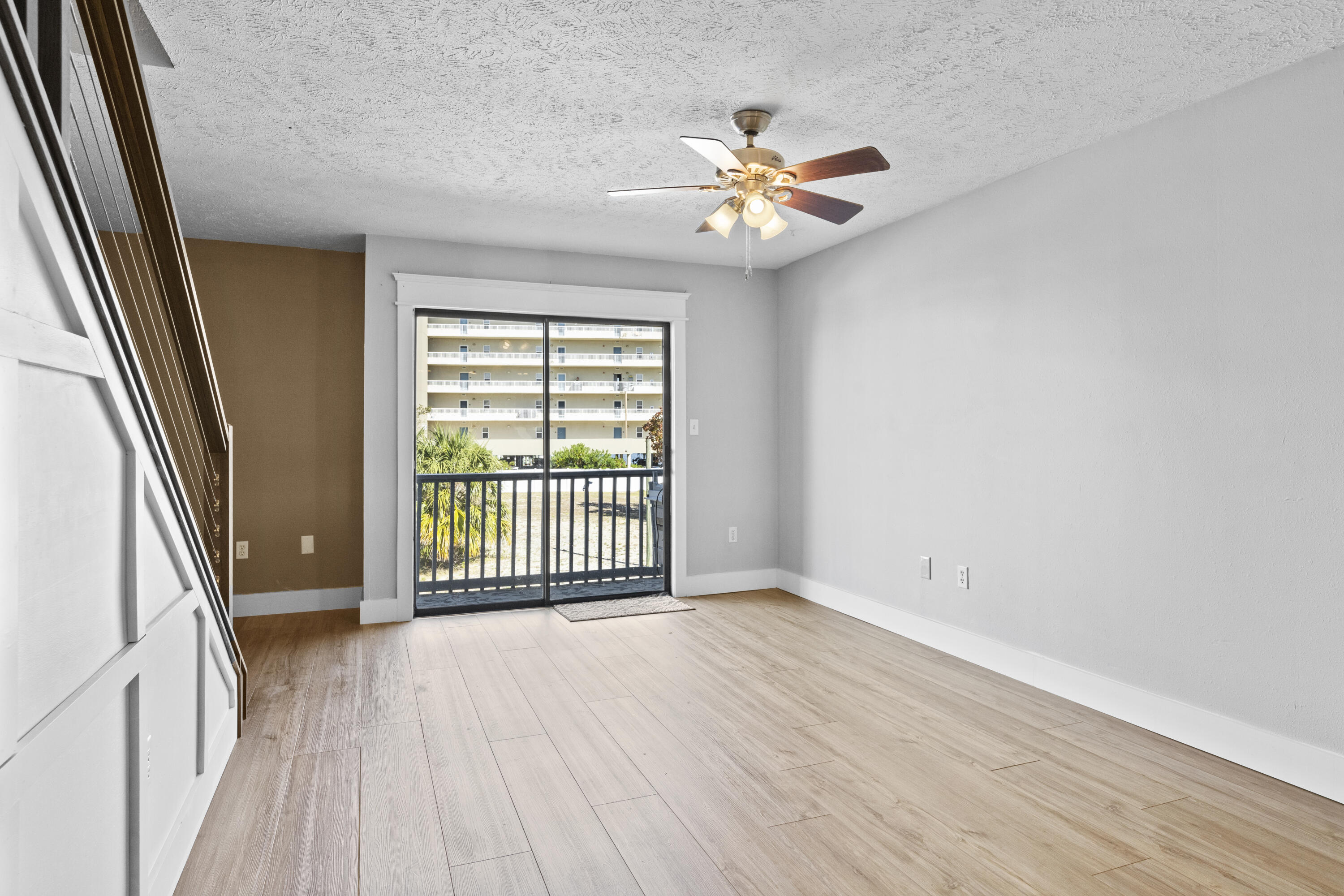 COMMODORES LANDING - Residential