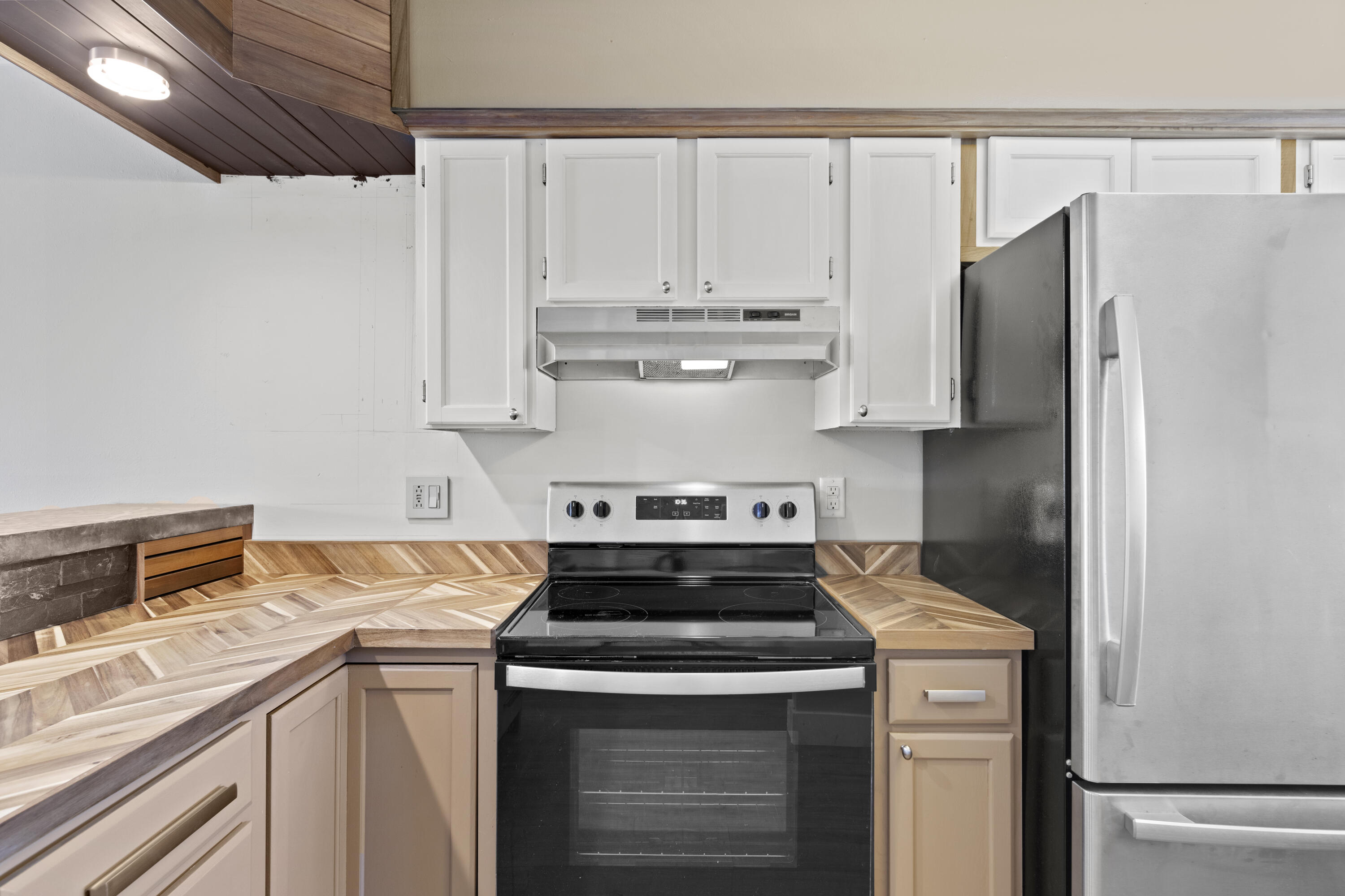 COMMODORES LANDING - Residential