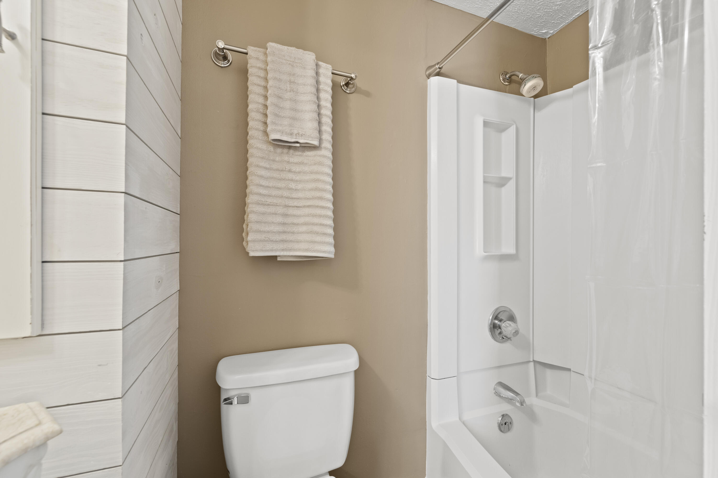 COMMODORES LANDING - Residential