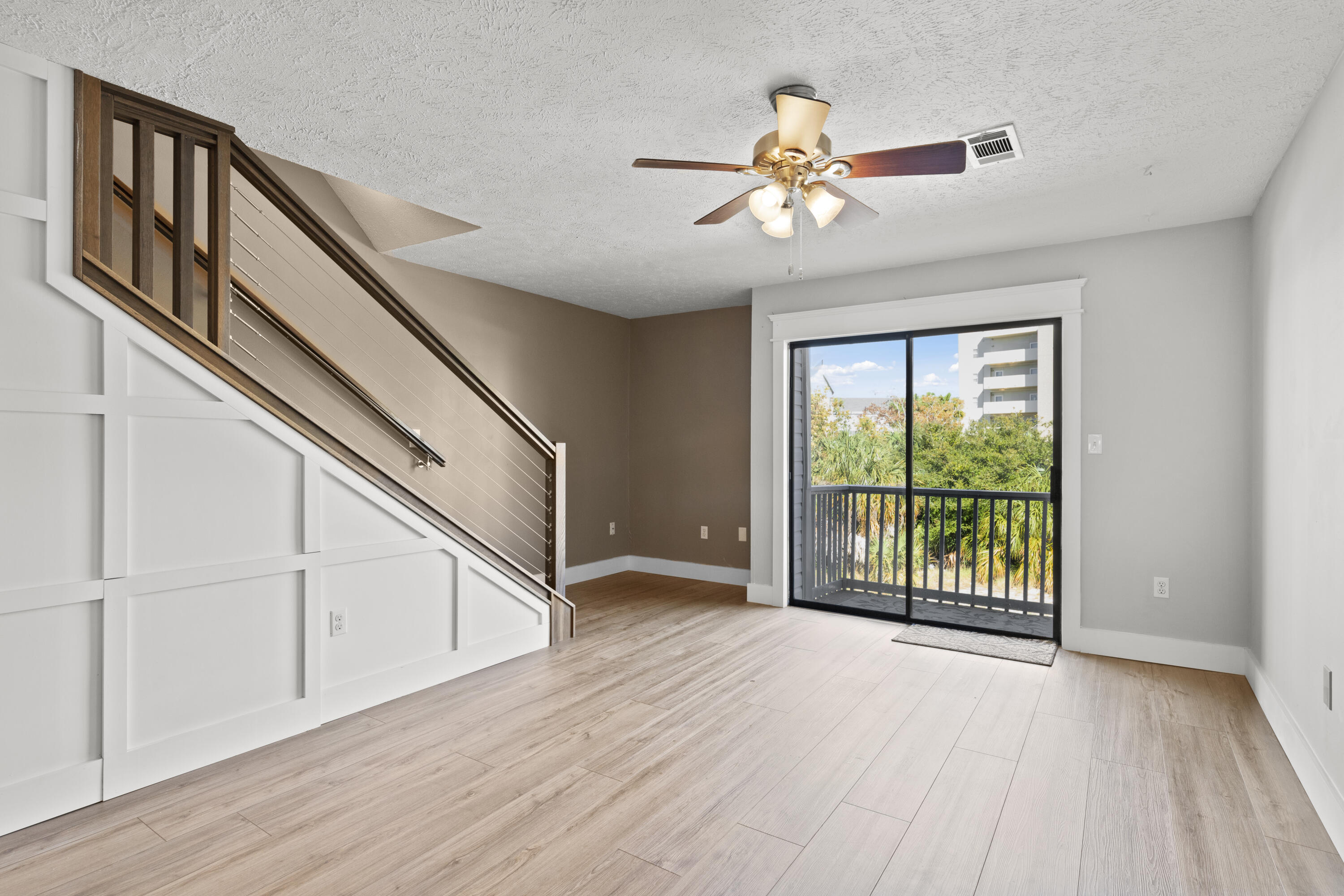 COMMODORES LANDING - Residential