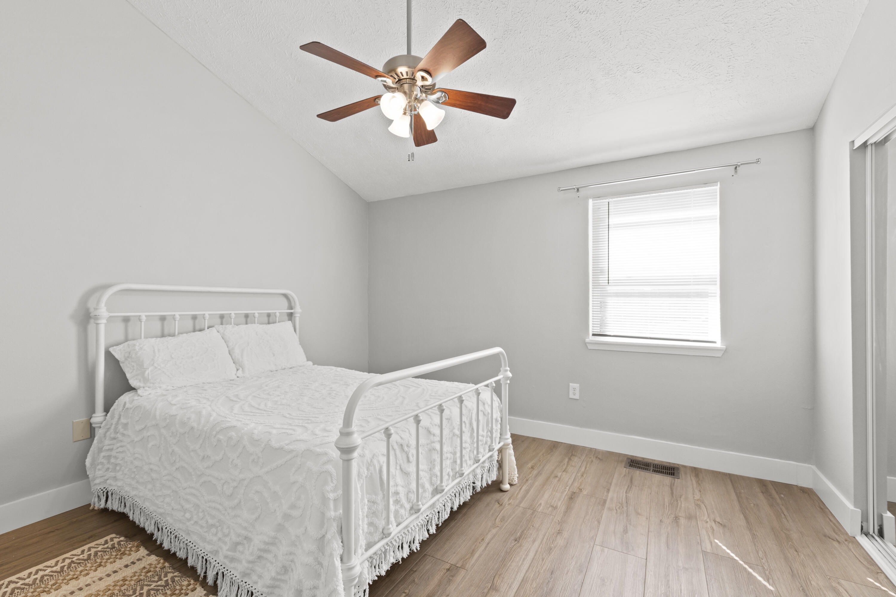 COMMODORES LANDING - Residential