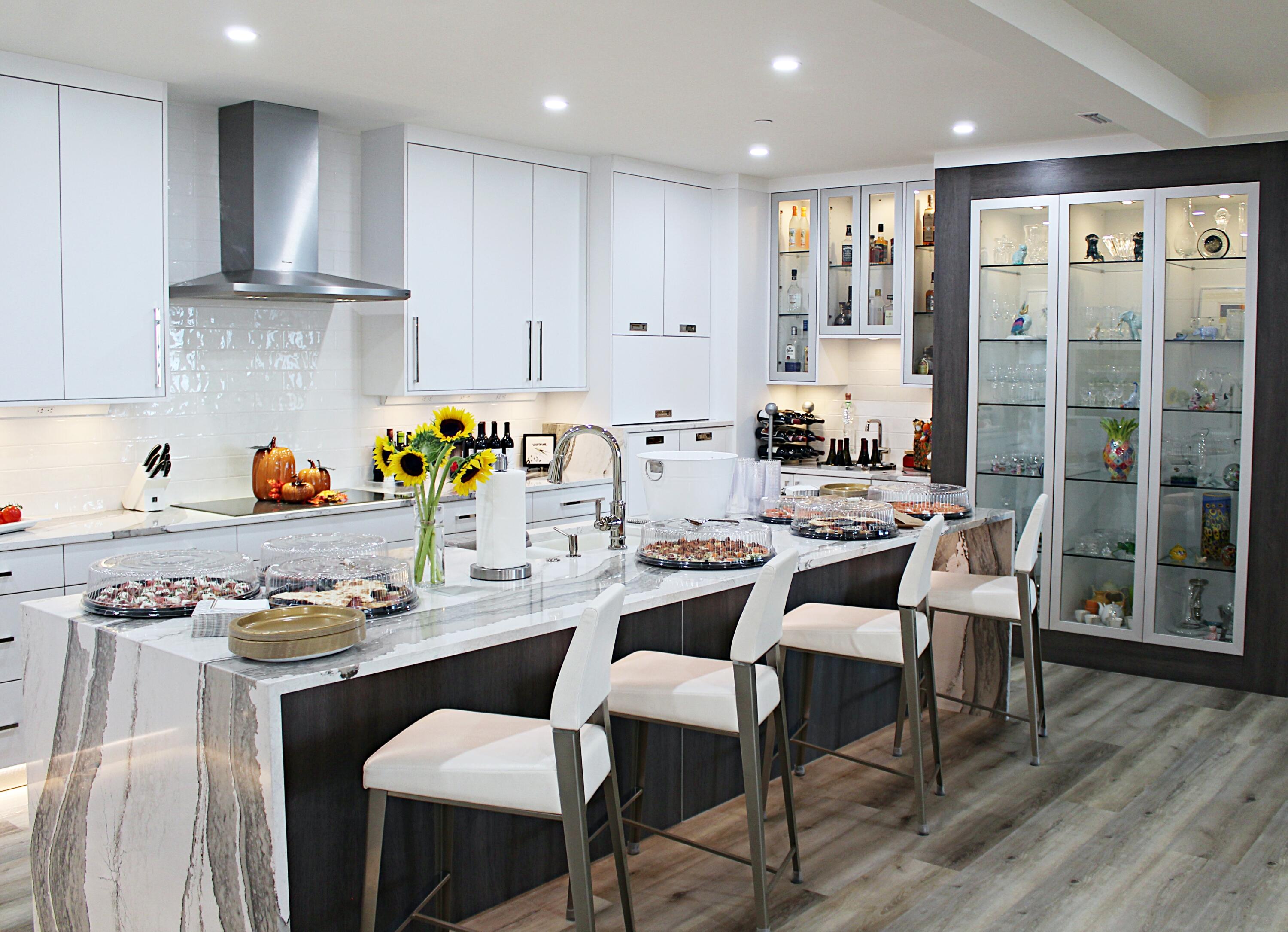ONE WATER PLACE AT KELLY PLANTATION - Residential