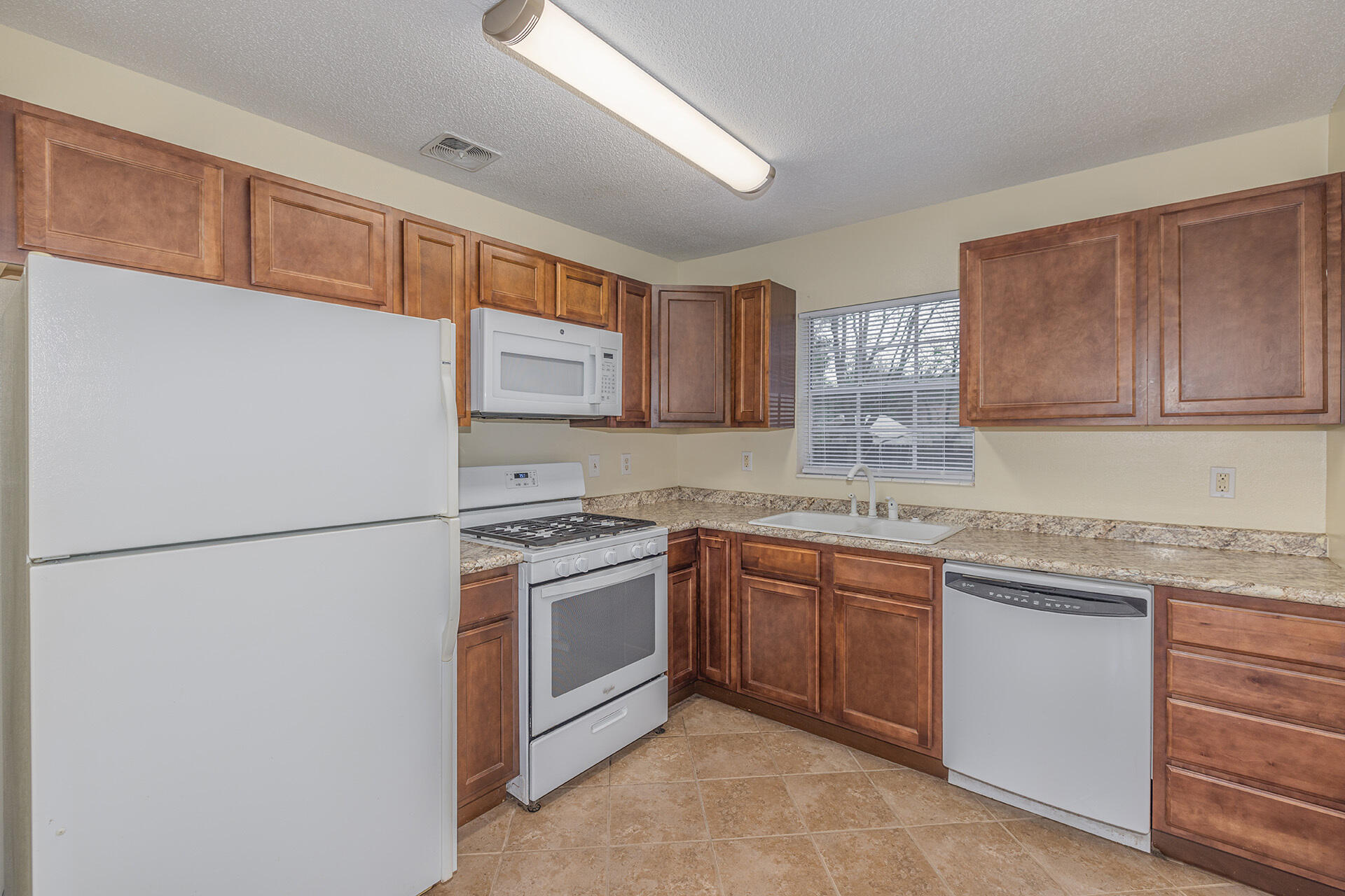 MID PINES - Residential