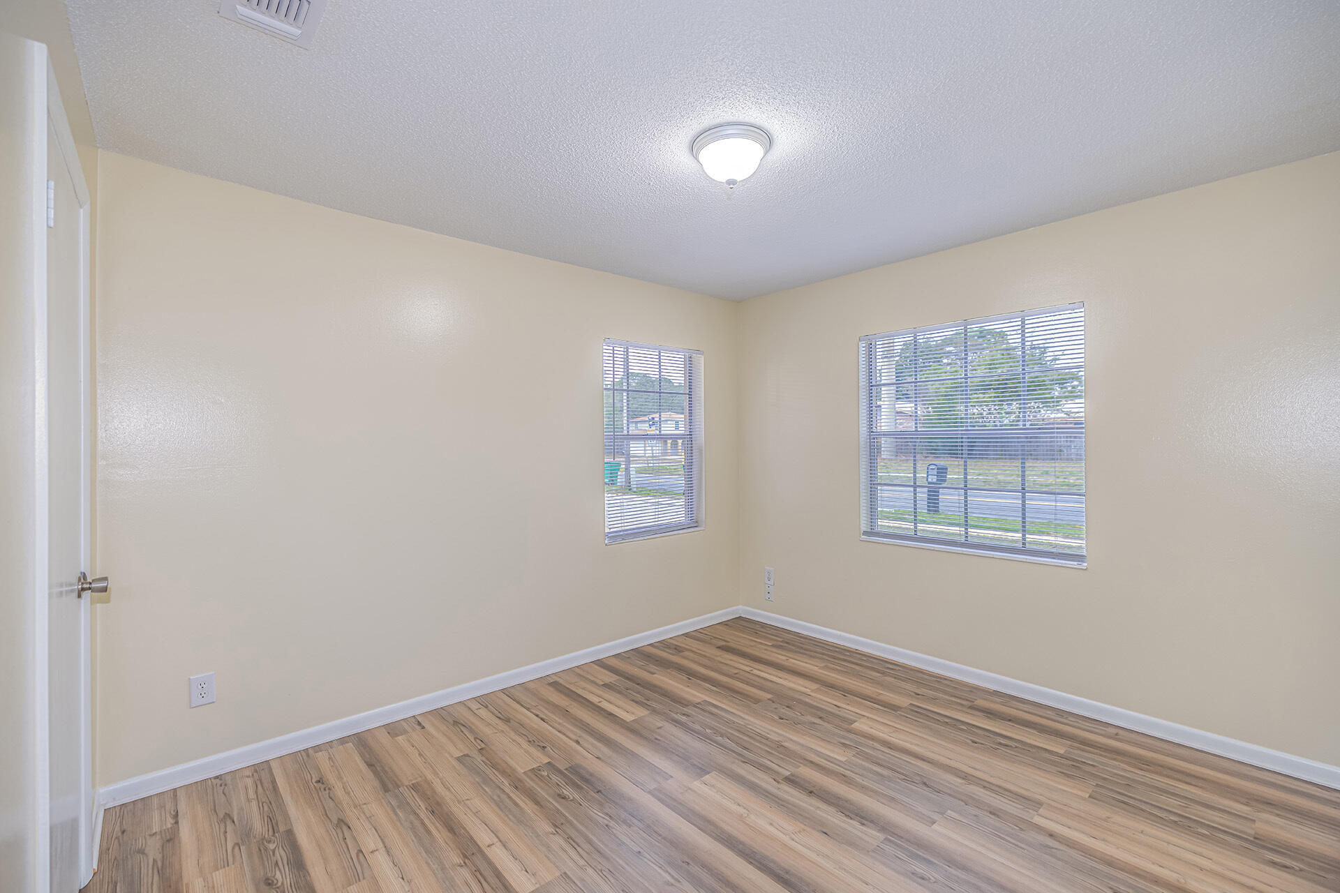 MID PINES - Residential